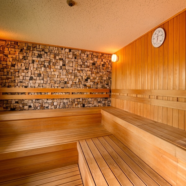 Lakukan pemanasan dari inti tubuh Anda di sauna