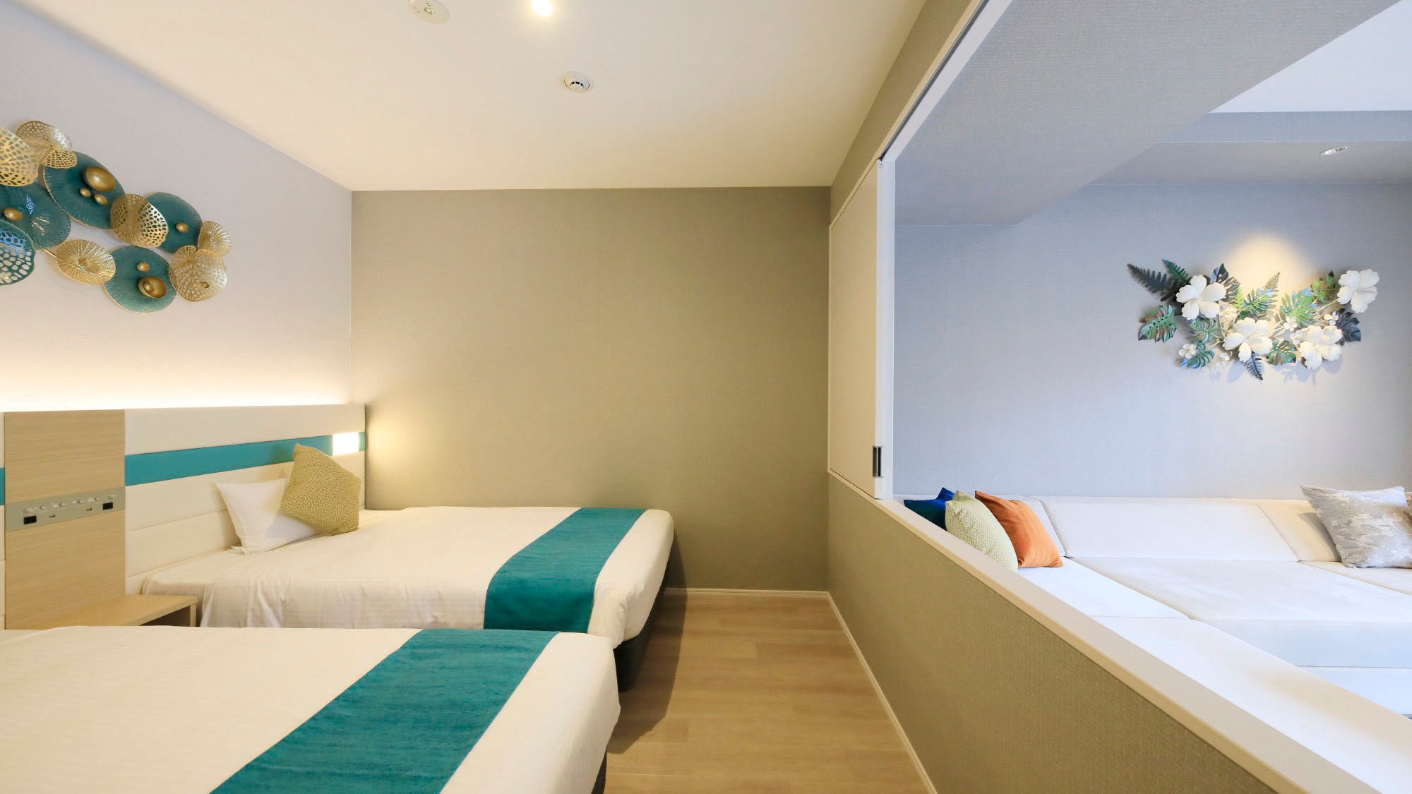 [Forest Wing/Directly connected to the pool] You can open the bedroom partition to create an open space.