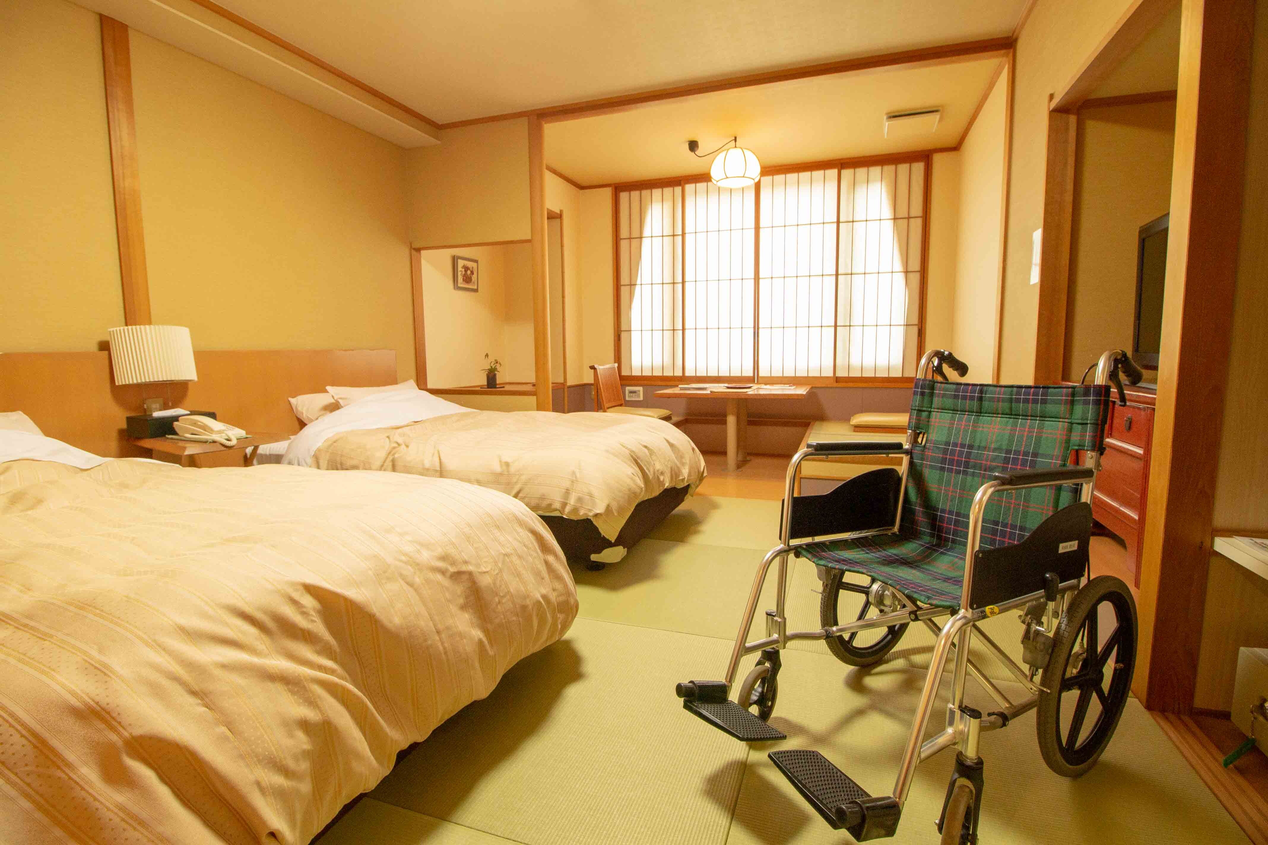 Barrier-free twin room