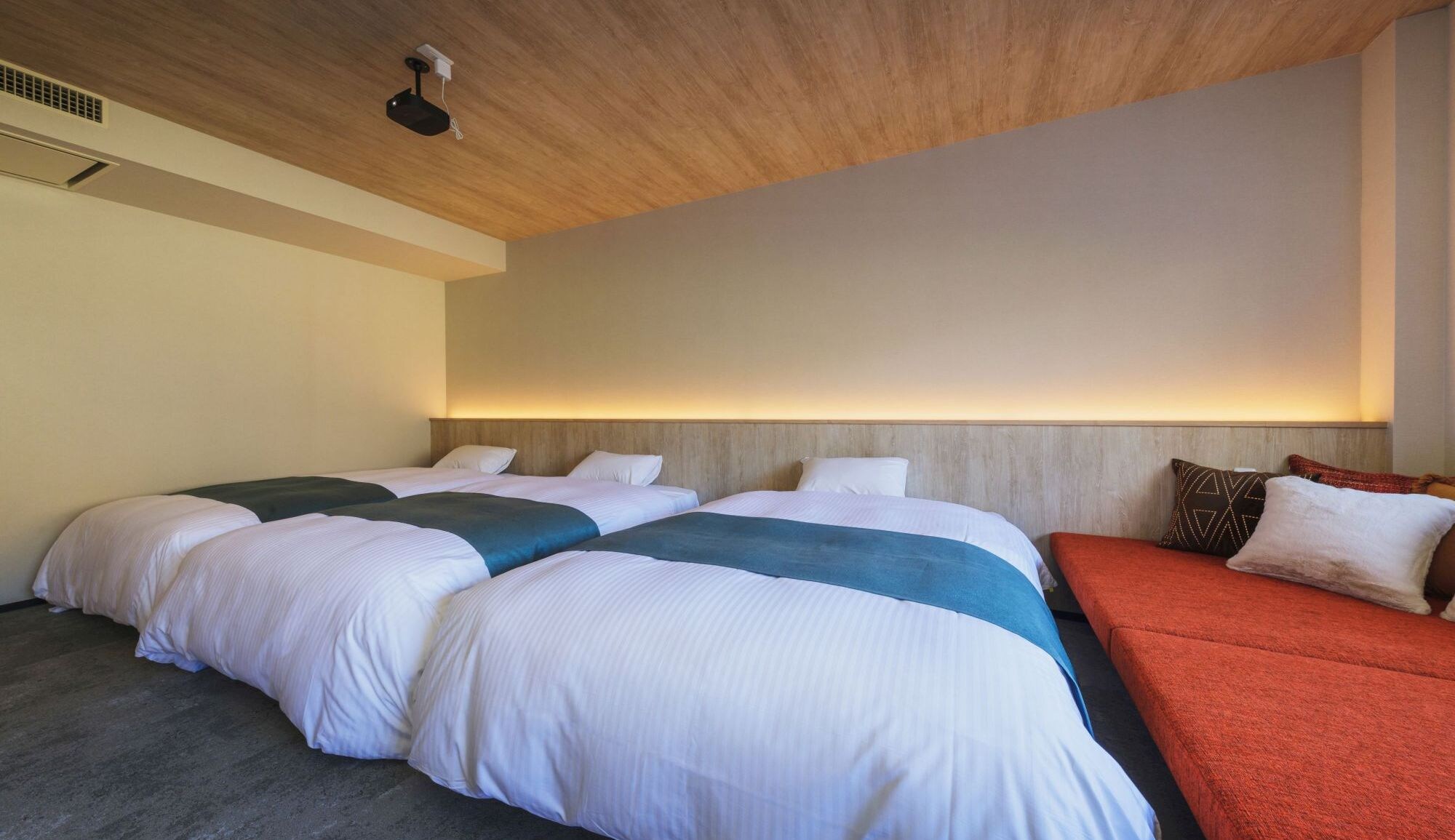 [Example of a Superior Modern Room] Renovated in 2022. REIZAN type. Room with projector.