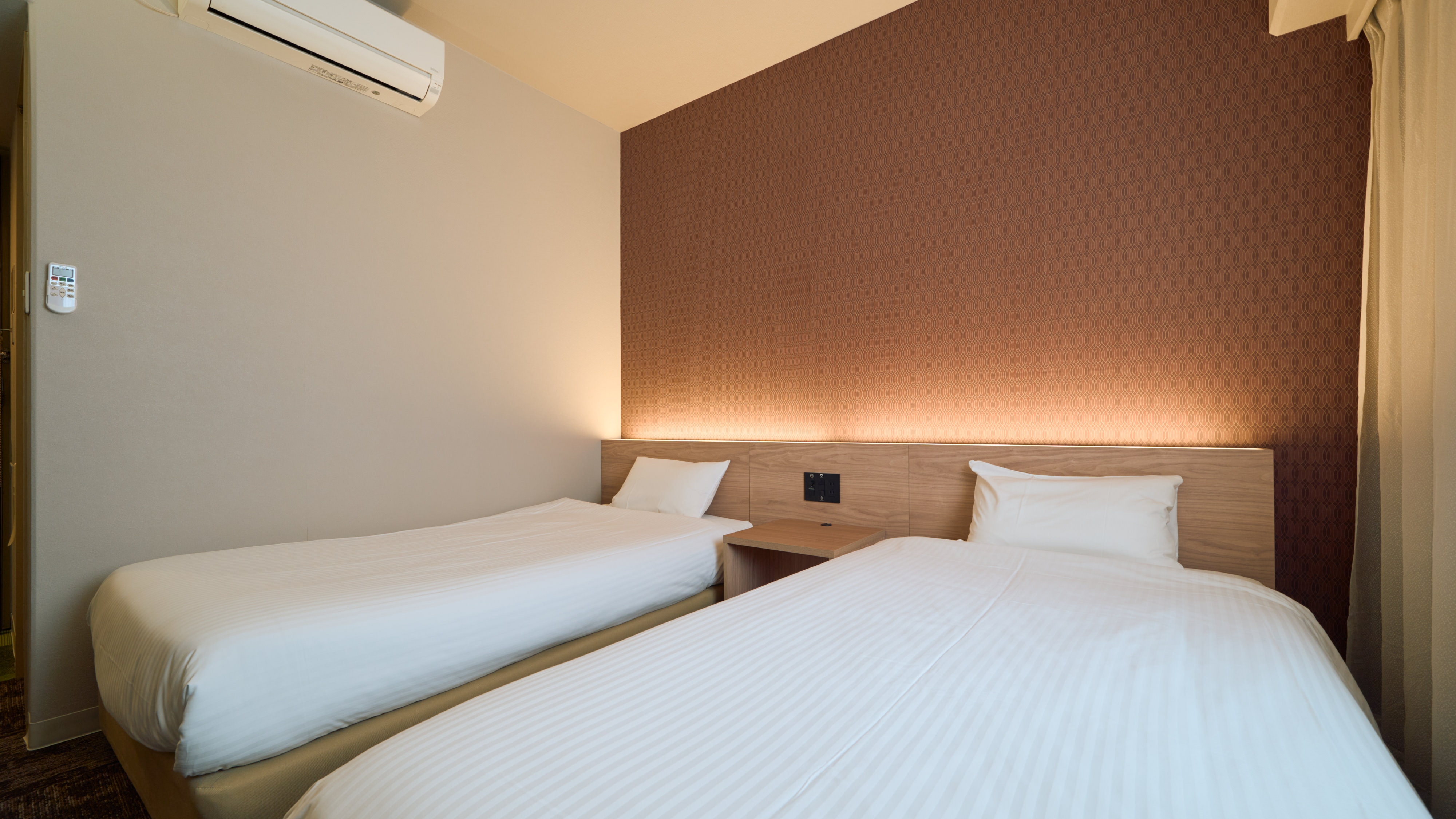 Kamar kembar baru (direnovasi)