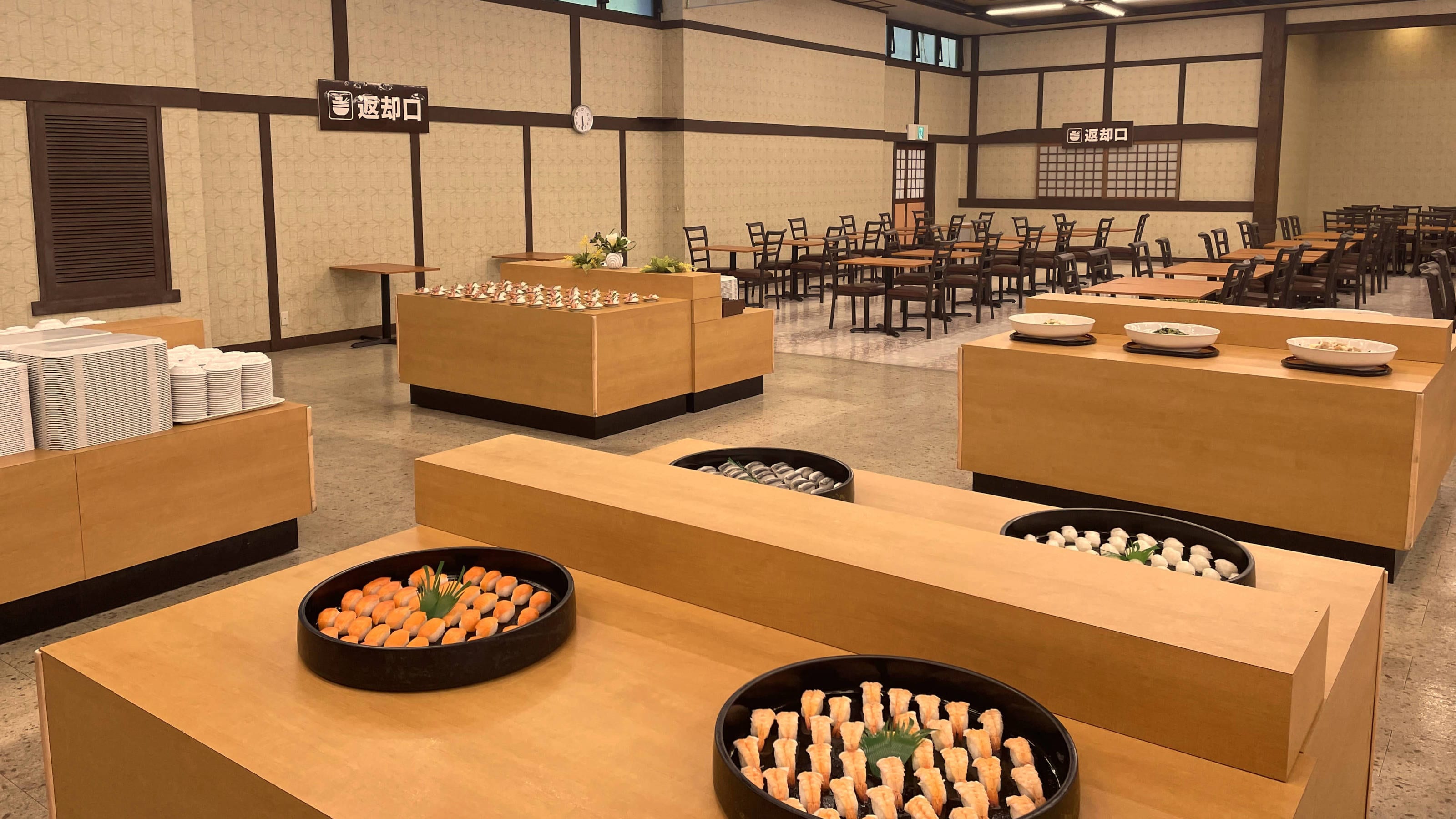An example of a dinner buffet