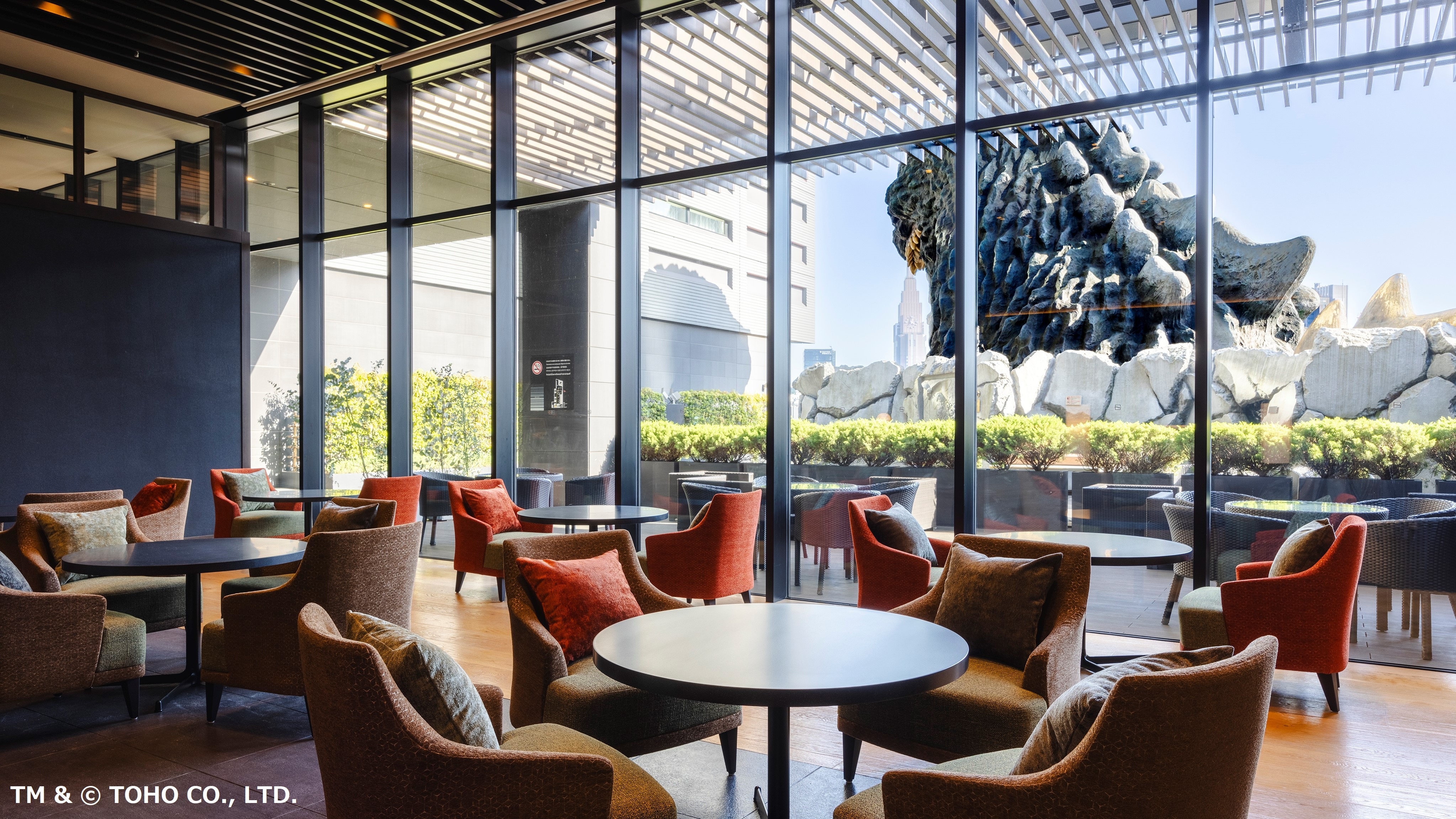 [8th floor lounge] View Godzilla Head from the large open window
