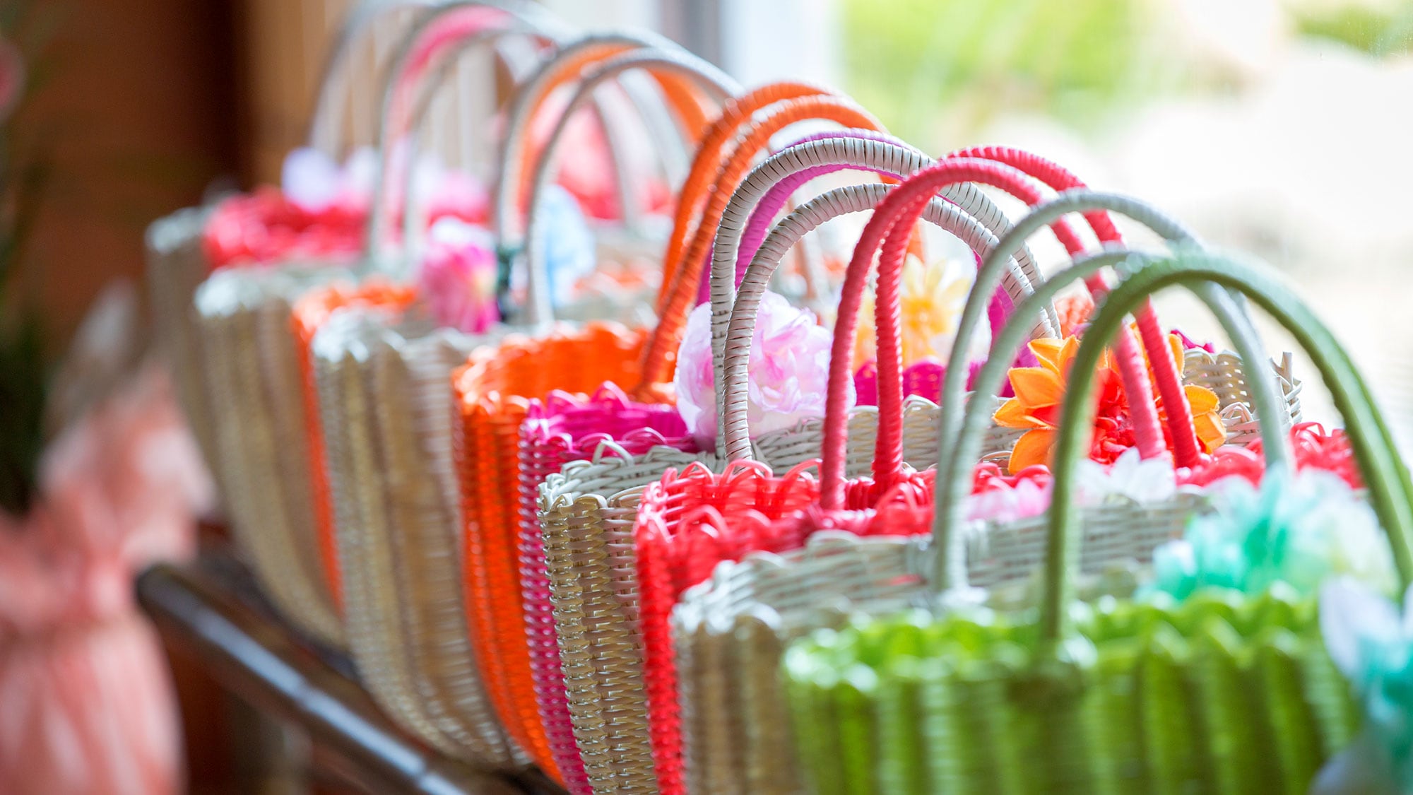 Free rental of hand baskets for women