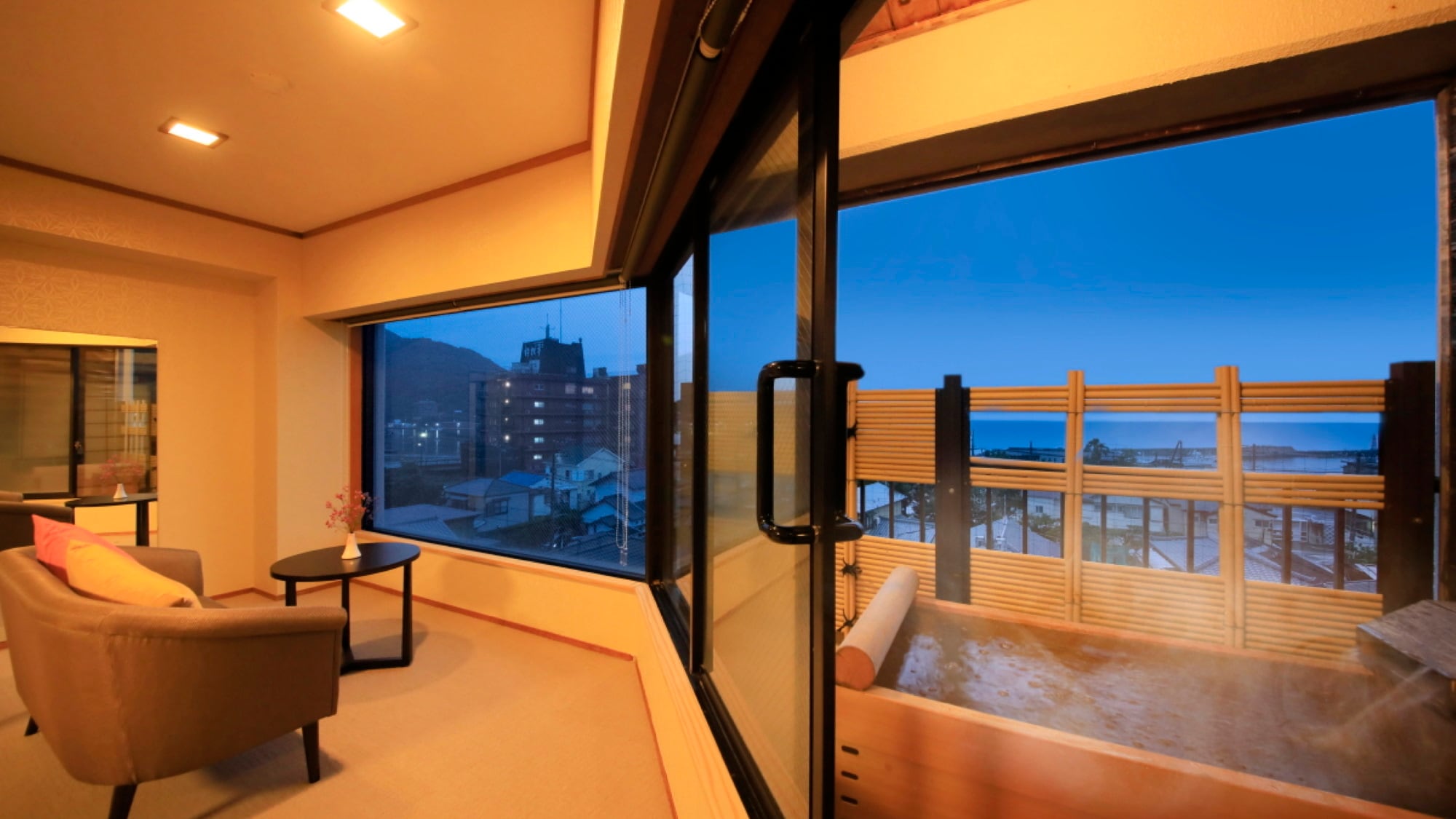 [Japanese-style room with open-air bath] Limited to 4 rooms! Special room with a view of the sunset over Suruga Bay and the sea (example)