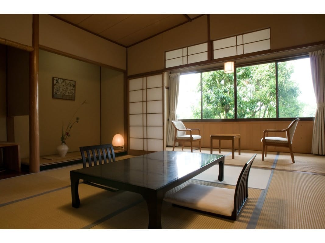 [Main building] Modern wooden Japanese-style room 8 tatami mats <2nd floor>
