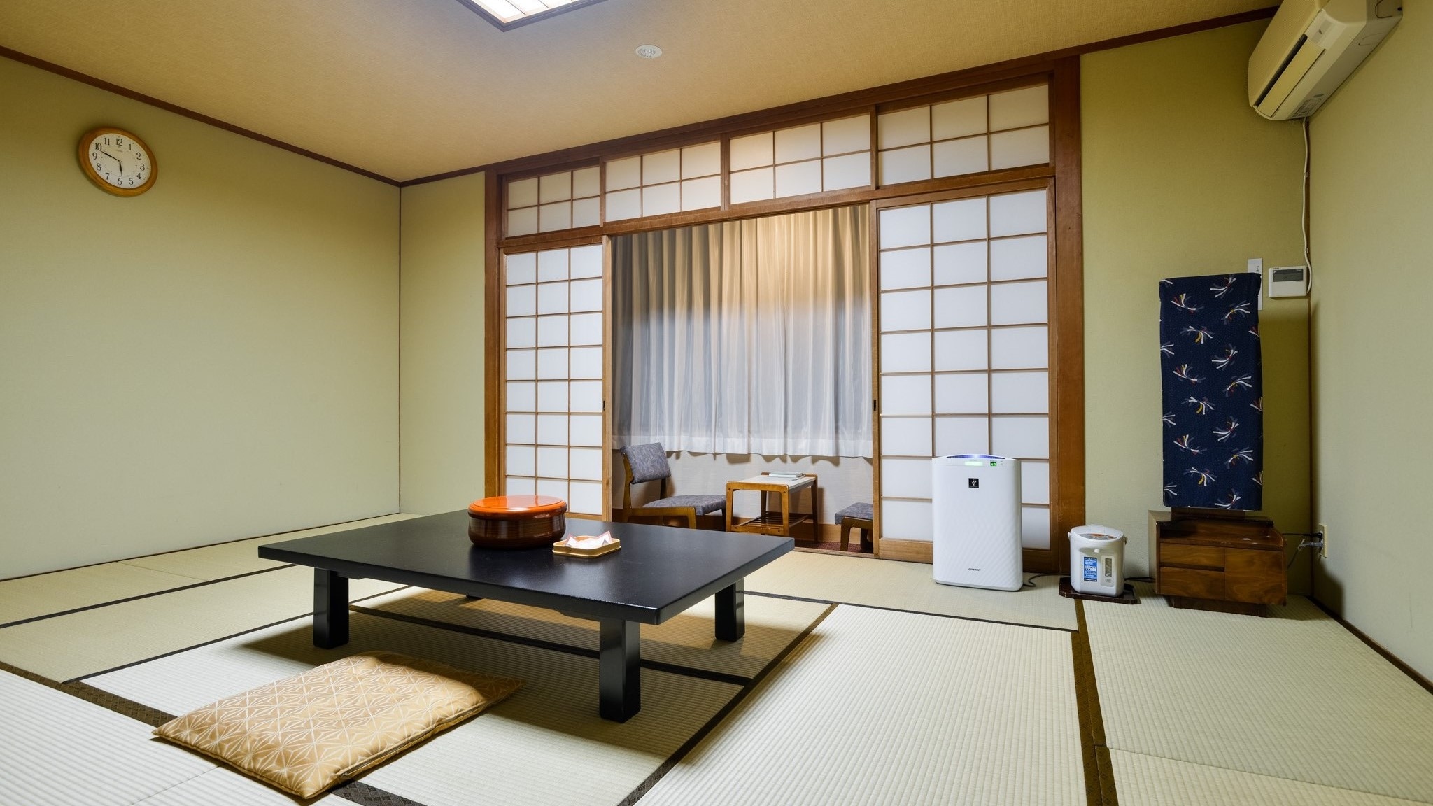 West Wing Japanese-style room (no bath or toilet)