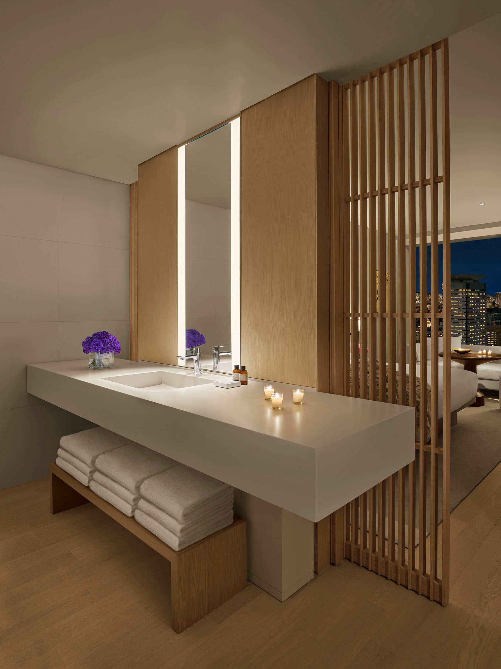 A washroom with a sense of unity with the interior and living room