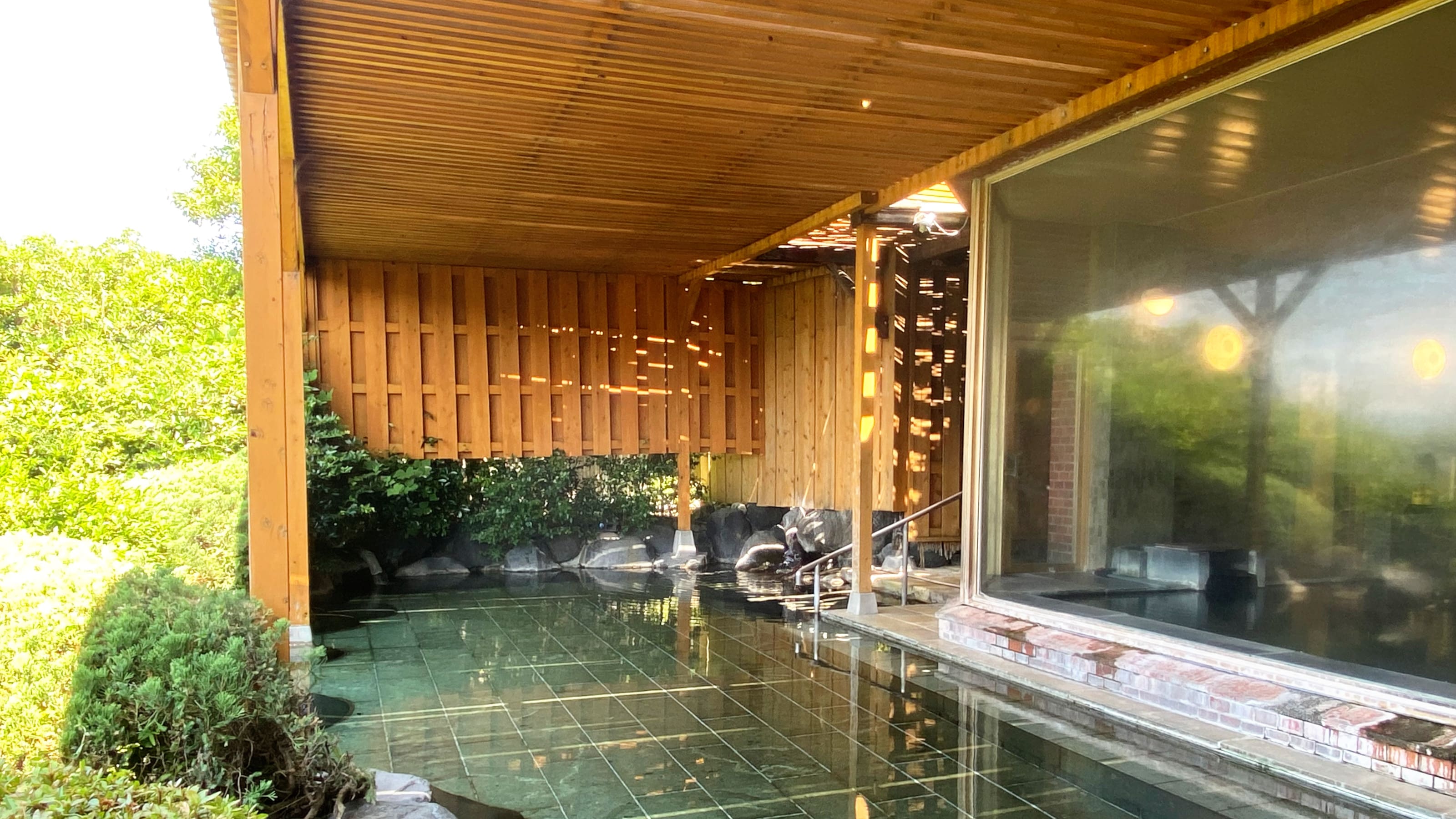 [Hot spring] Large public bath (open-air)