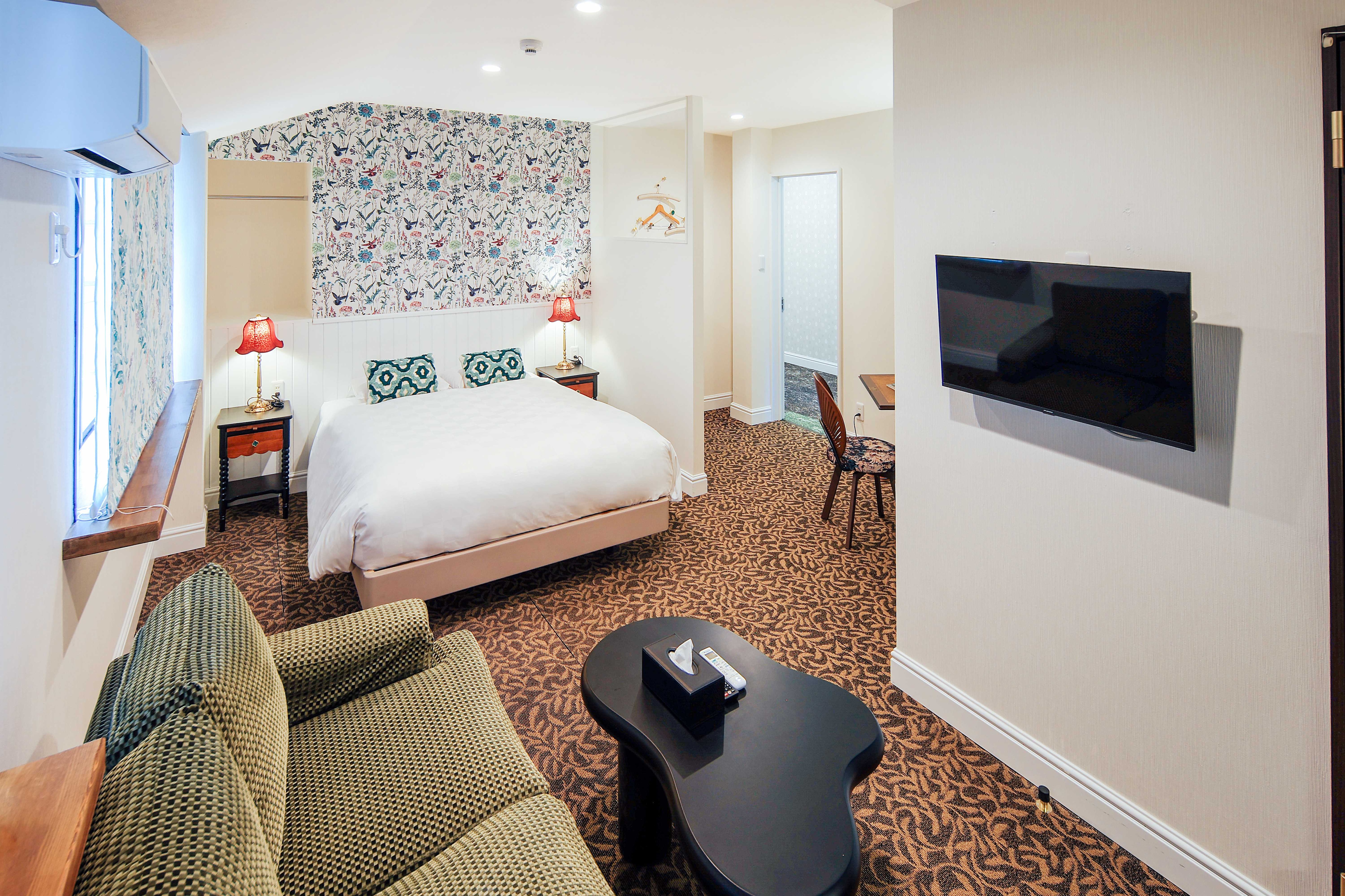 Deluxe Double Room206