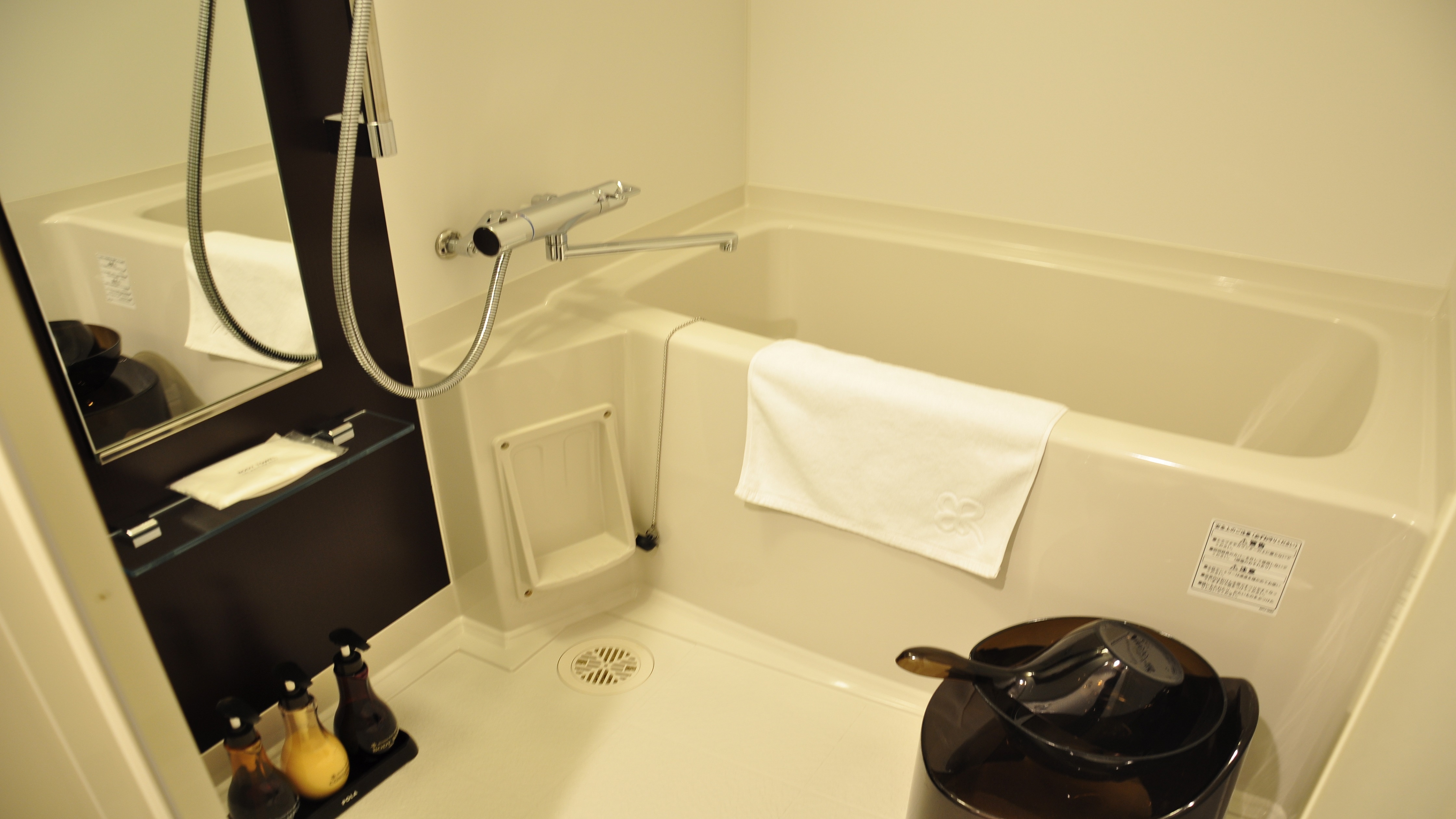 ★ [Non-smoking] Modern Japanese-Western style bathroom