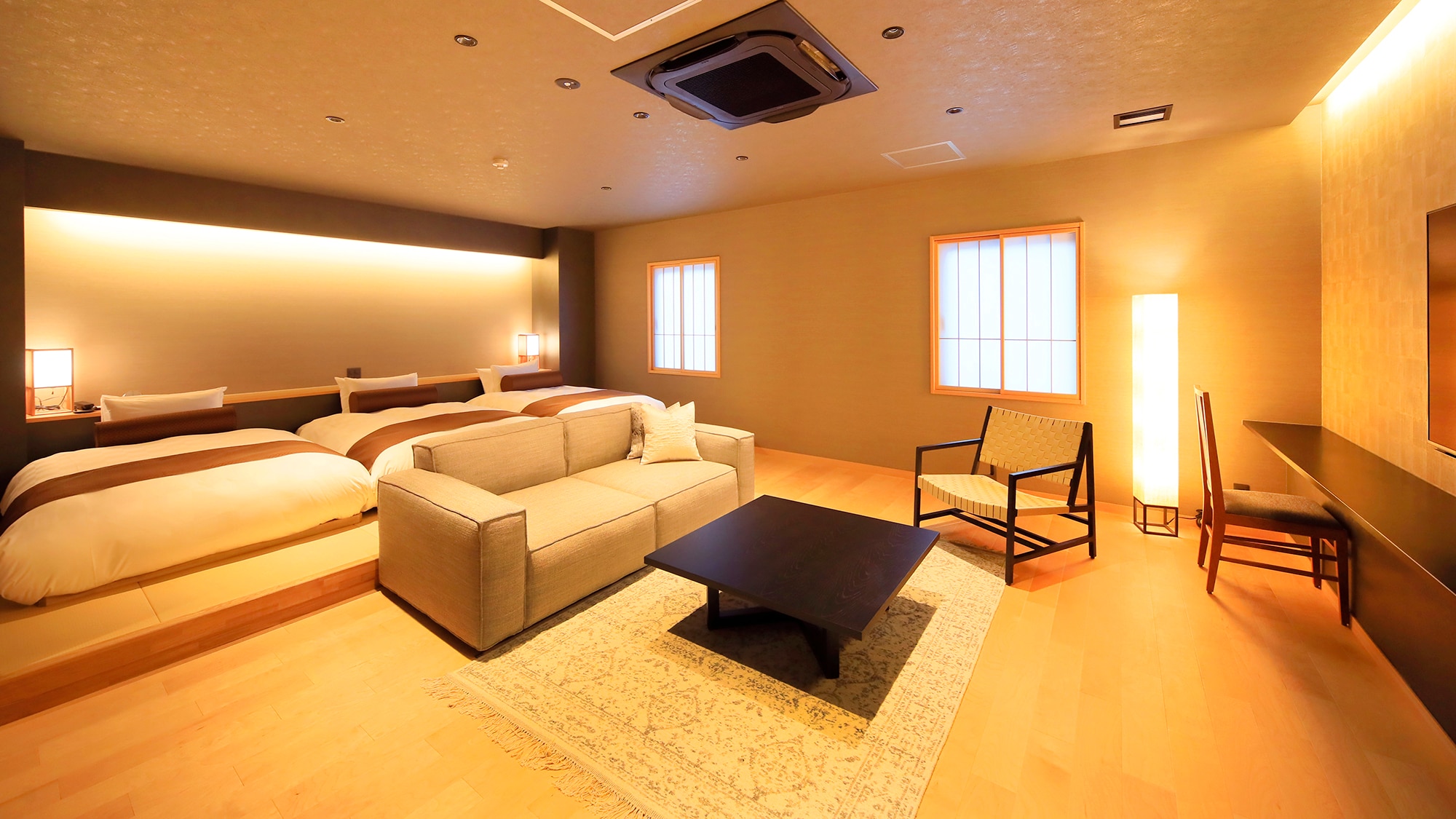 [Superior Suite Triple] Equipped with a living area, perfect for a trip where you can relax and talk with friends