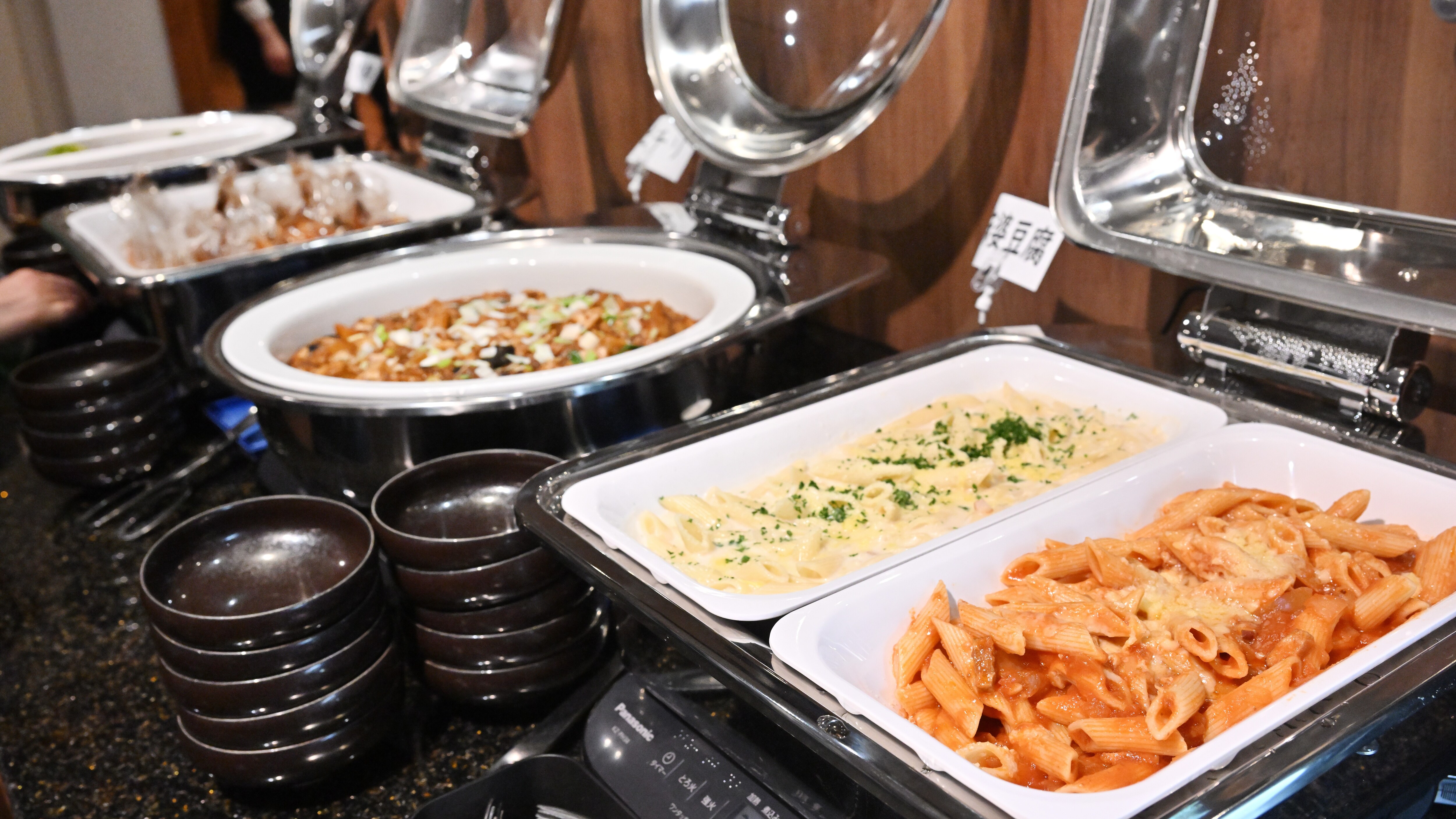 Image of a buffet dinner