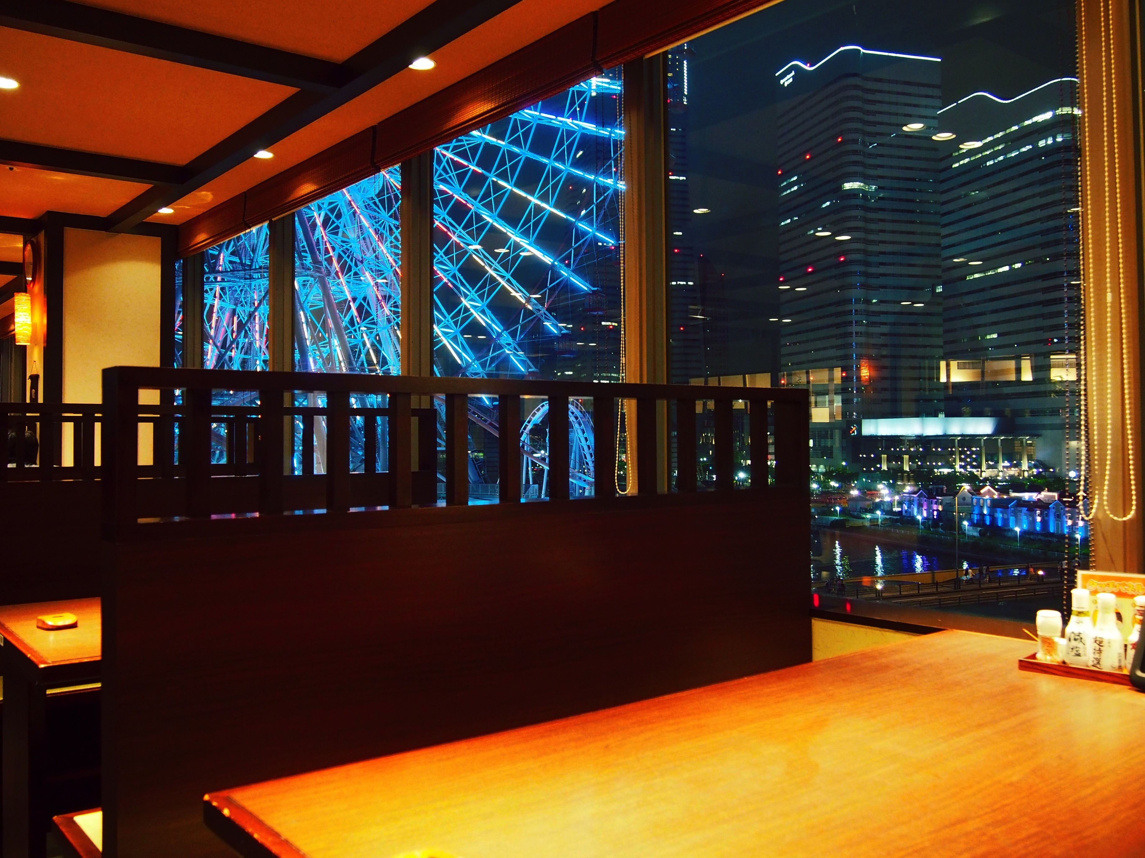 [Observation Restaurant "Manyoan"] Enjoy a relaxing meal while taking in the view of Minato Mirai.