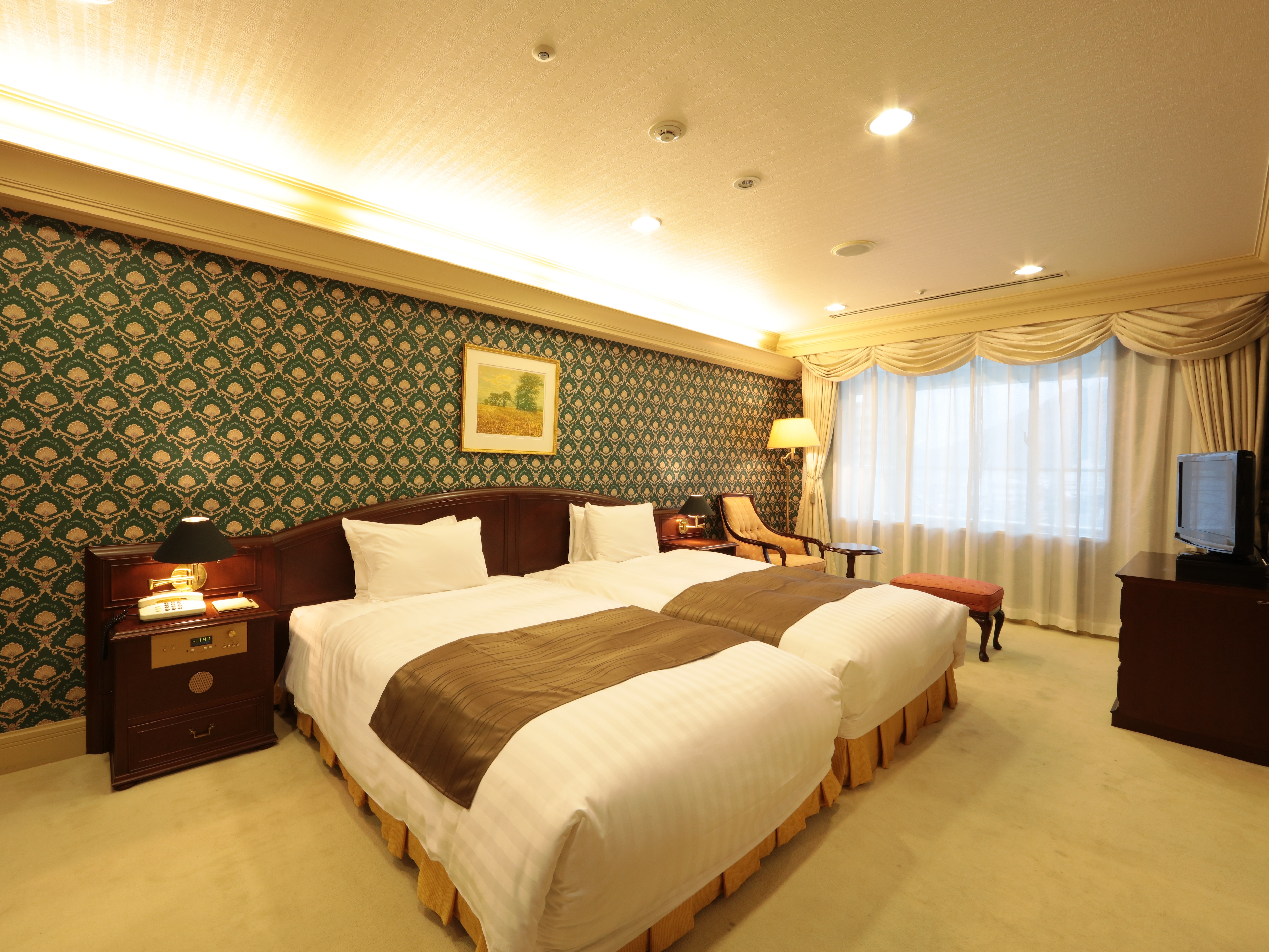 * [Suite room] 82 m2 in size, top-class room with European-style interior