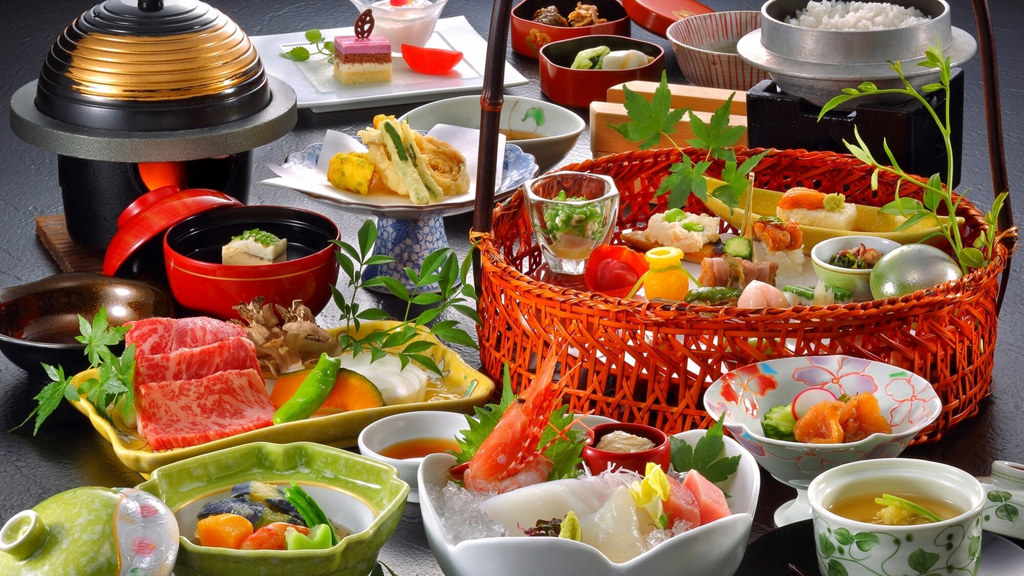 ตัวอย่างอาหารเย็นที่ใช้วัตถุดิบตามฤดูกาลมากมาย