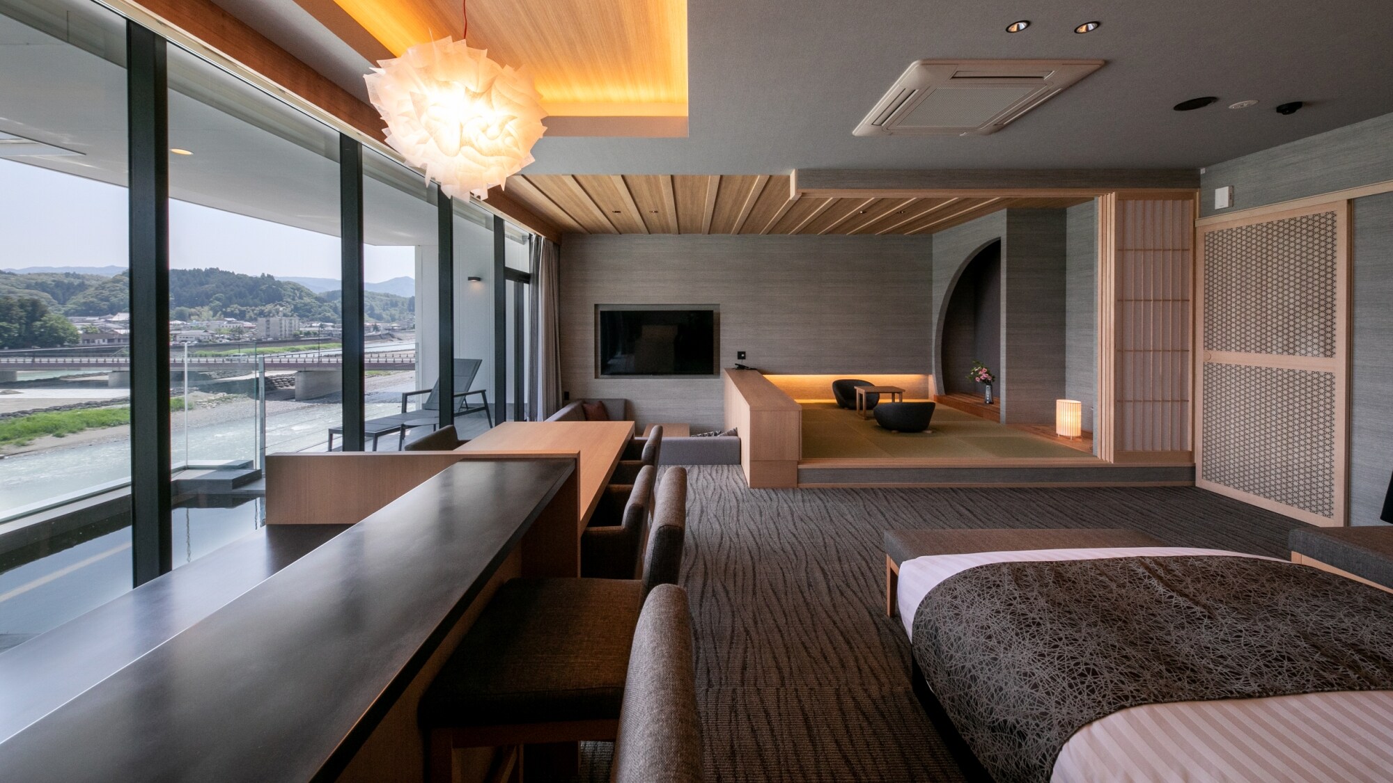 Suite Japanese-Western style room SAKURA <Guest room hot spring>
