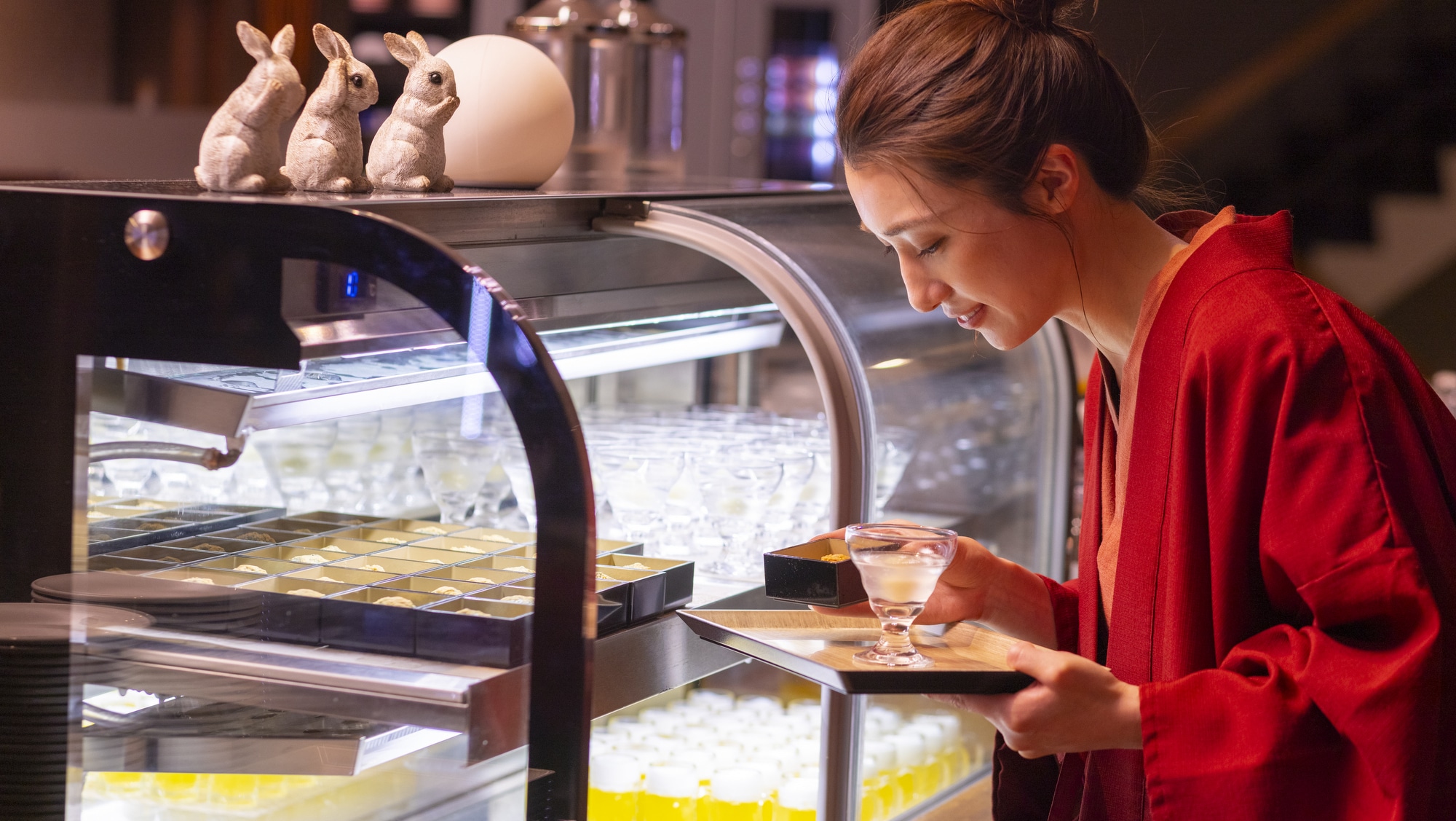 【休息室服务】休息室提供餐后甜点（晚上7:00至晚上9:30）
