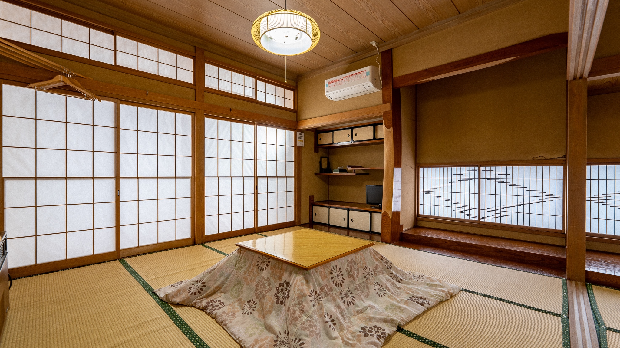 18 kamar tatami
