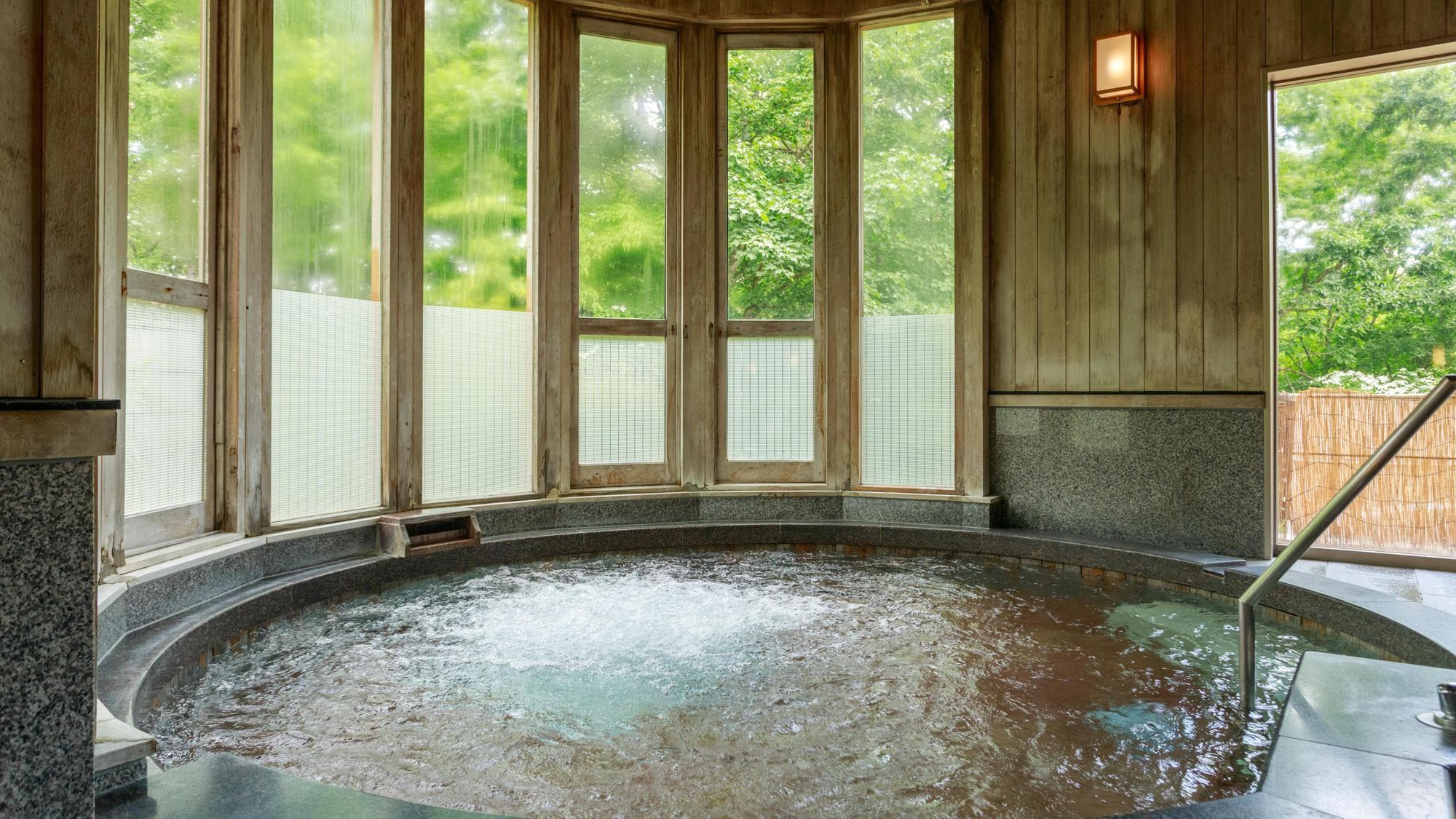 Large communal bath (indoor bath)