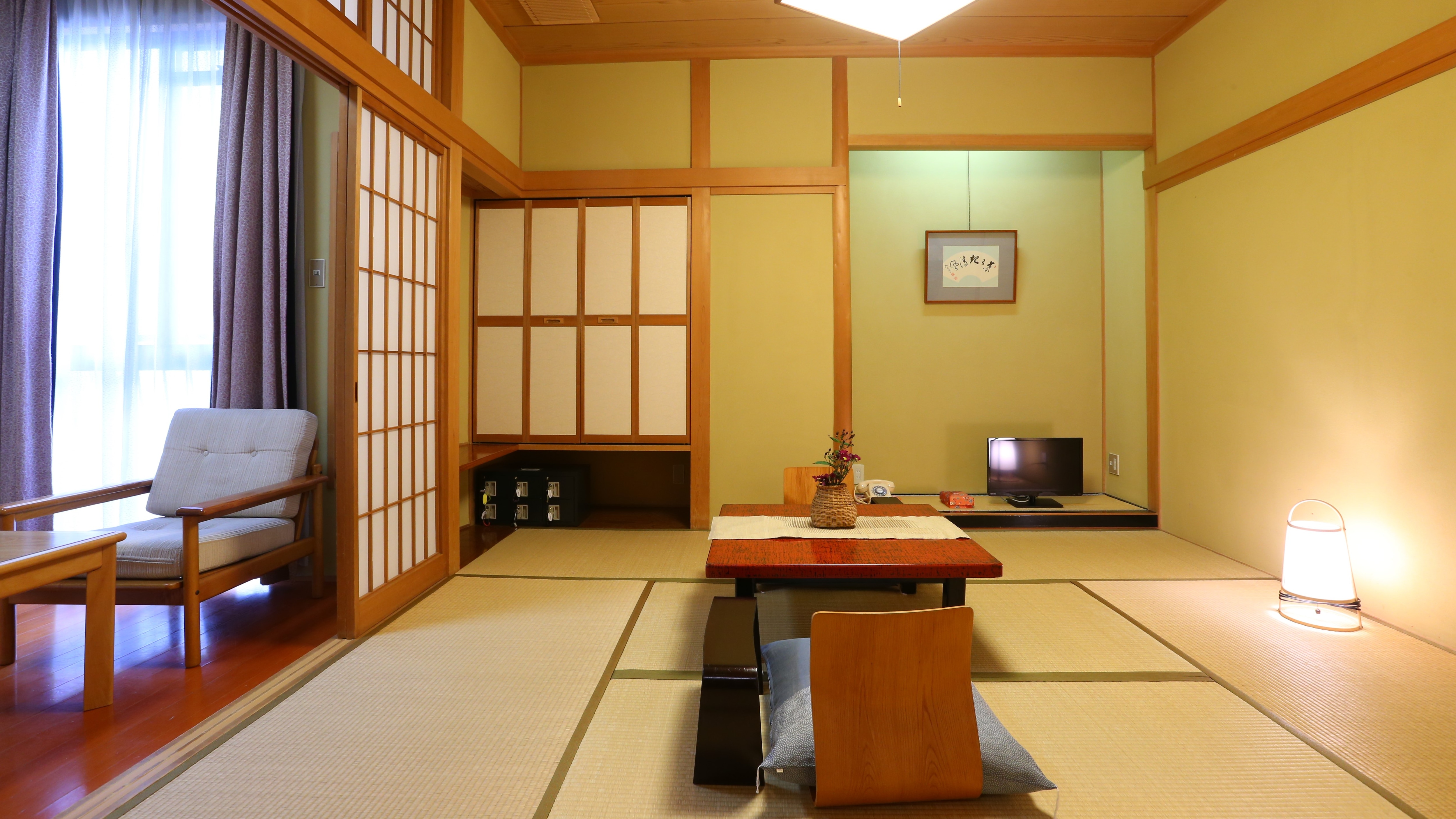 Japanese-style room 8 tatami mats