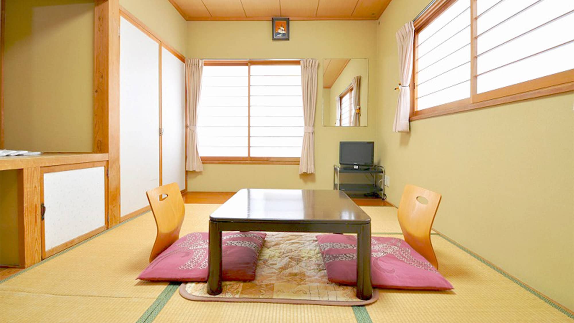 ・ [Example of Japanese-style room with 6 tatami mats] Because of the highlands, you can spend the summer comfortably without air conditioning.