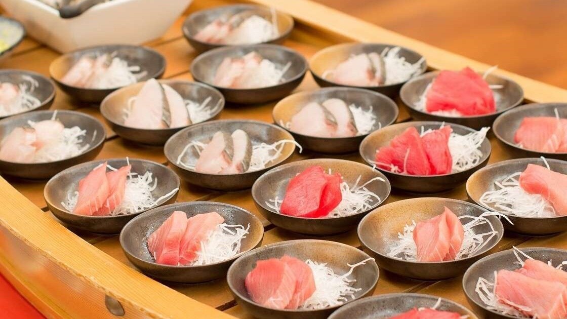 아침 뷔페에 사시미 등장!
