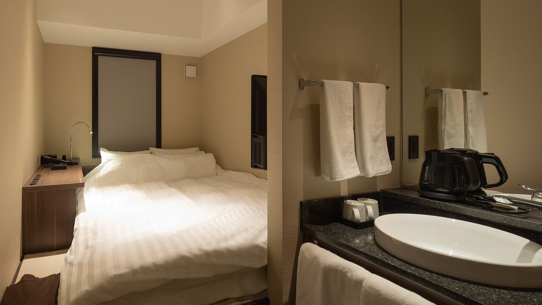 Mini single (entire guest room)