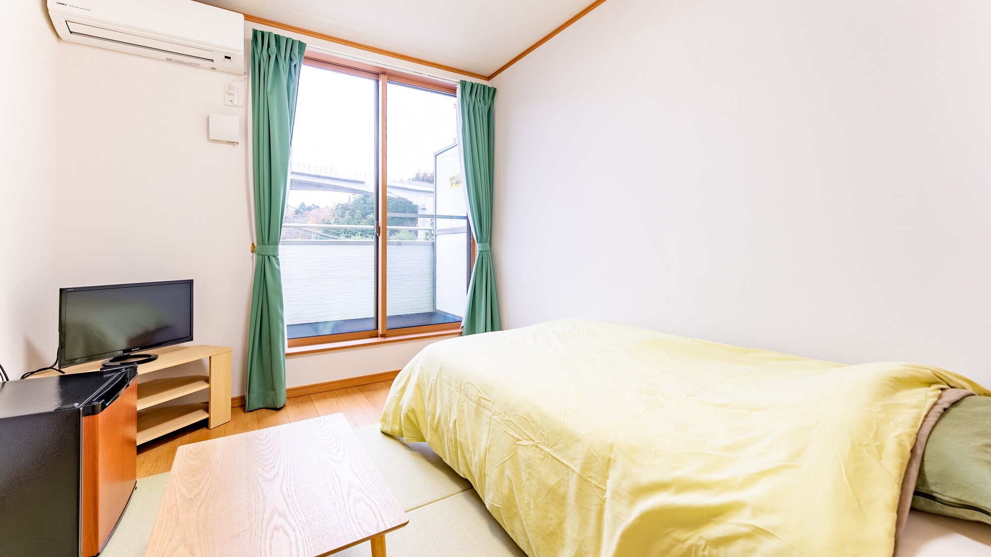 [Non-smoking] Single room (with toilet and shared bathroom)