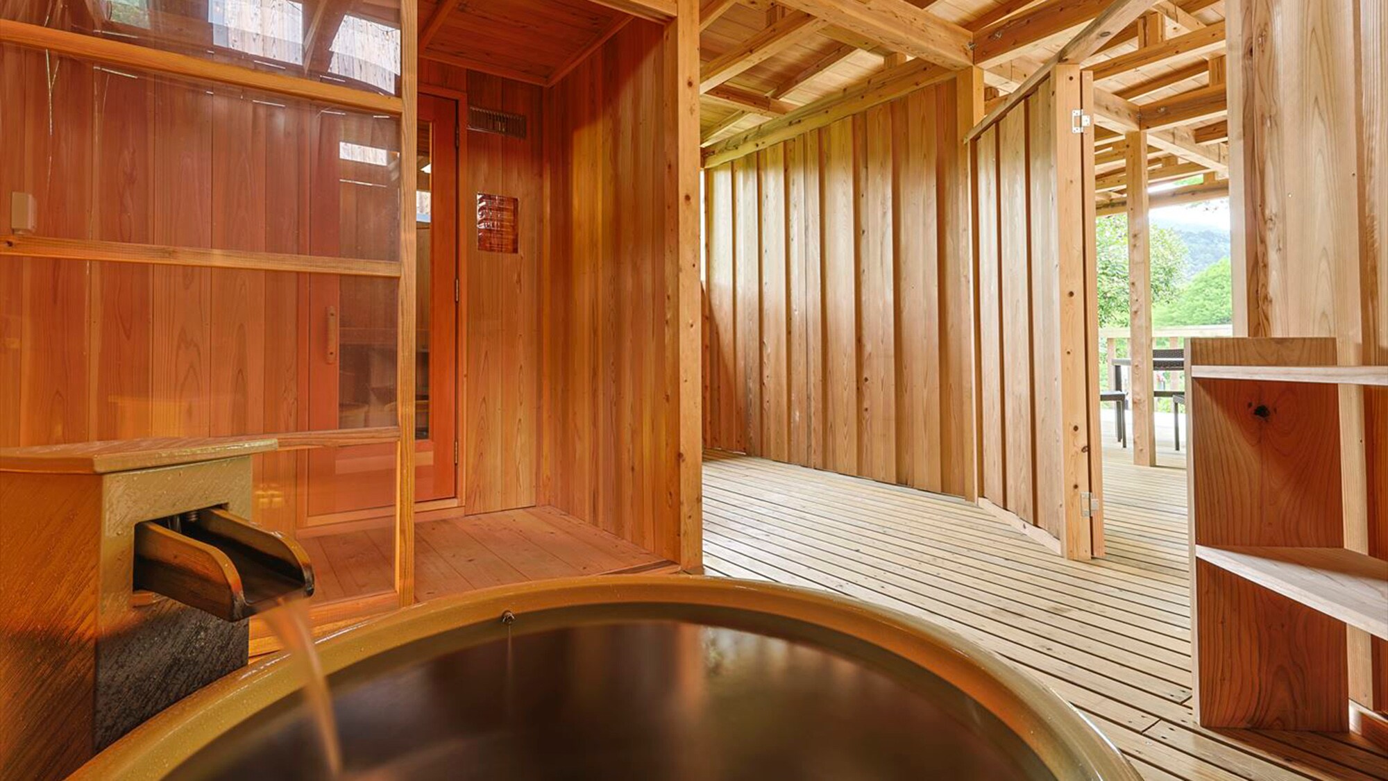 【附桑拿】小屋|3R+閣樓,半露天浴池