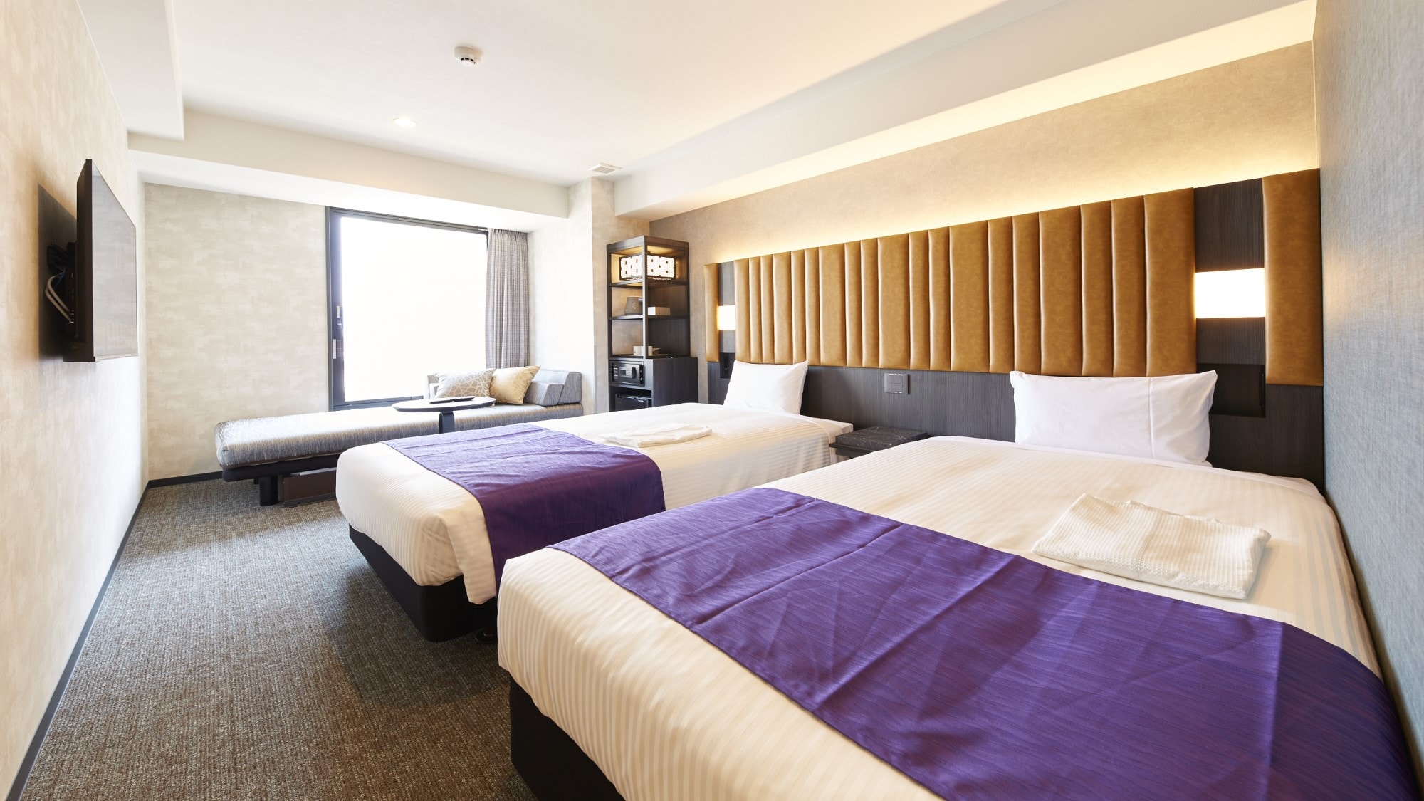 Standard twin (with sofa bed)