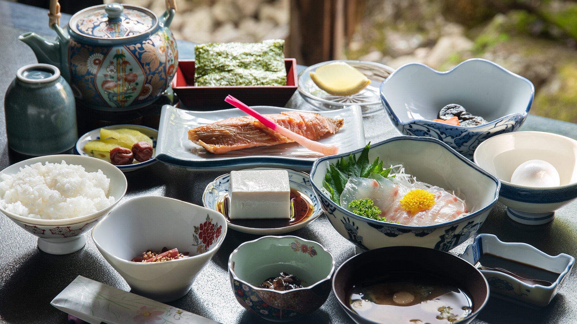 *[Breakfast] Enjoy a hearty Japanese breakfast. *Photo is for illustrative purposes only.