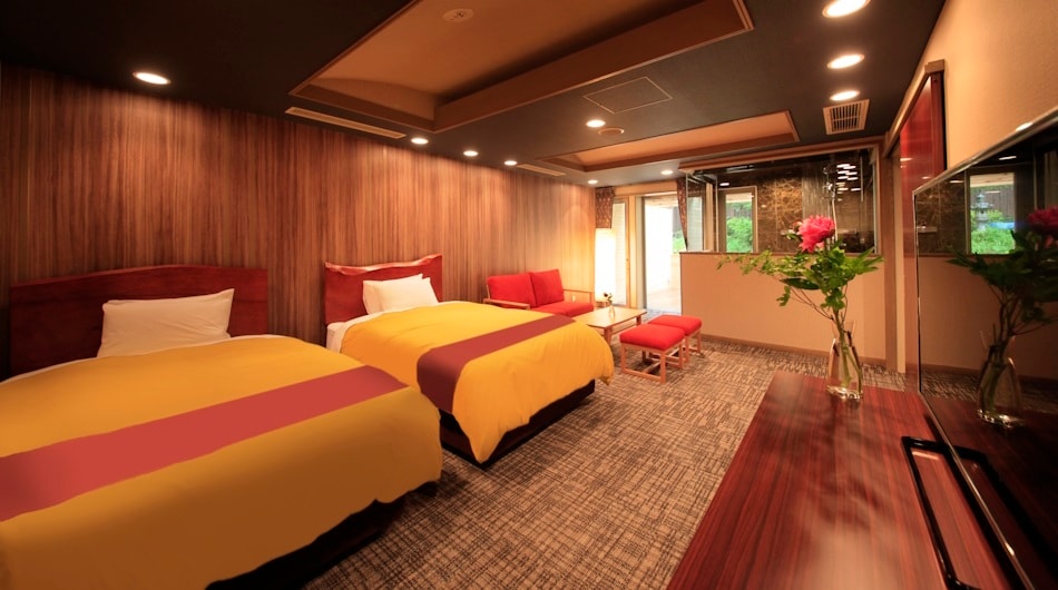 Customization | Western-style twin room with detached room 1