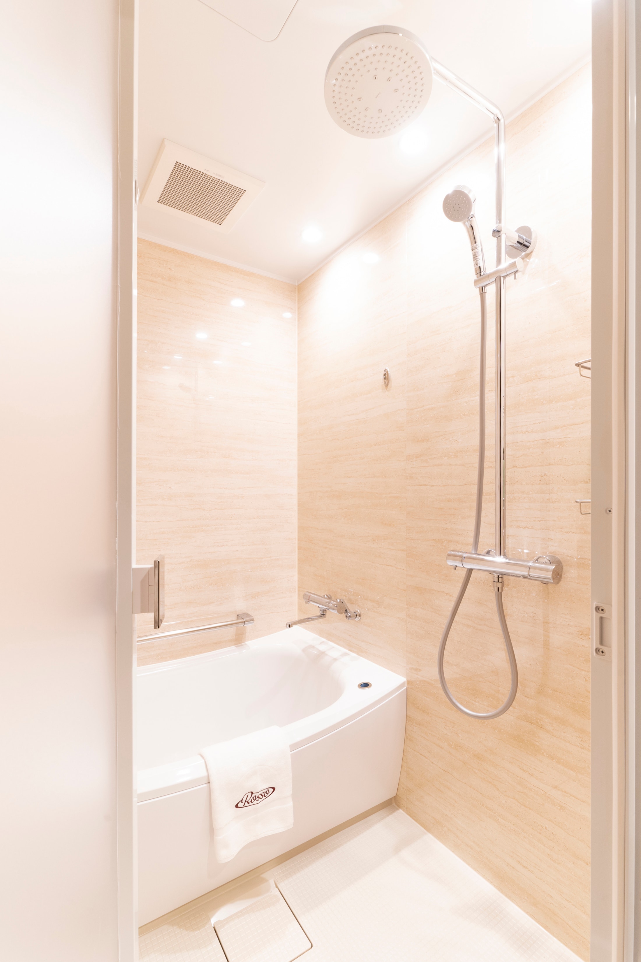 Contoh kamar mandi ruang keluarga