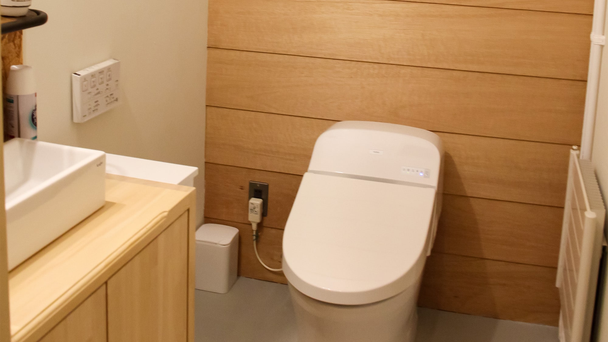 ・ Toilets are shared