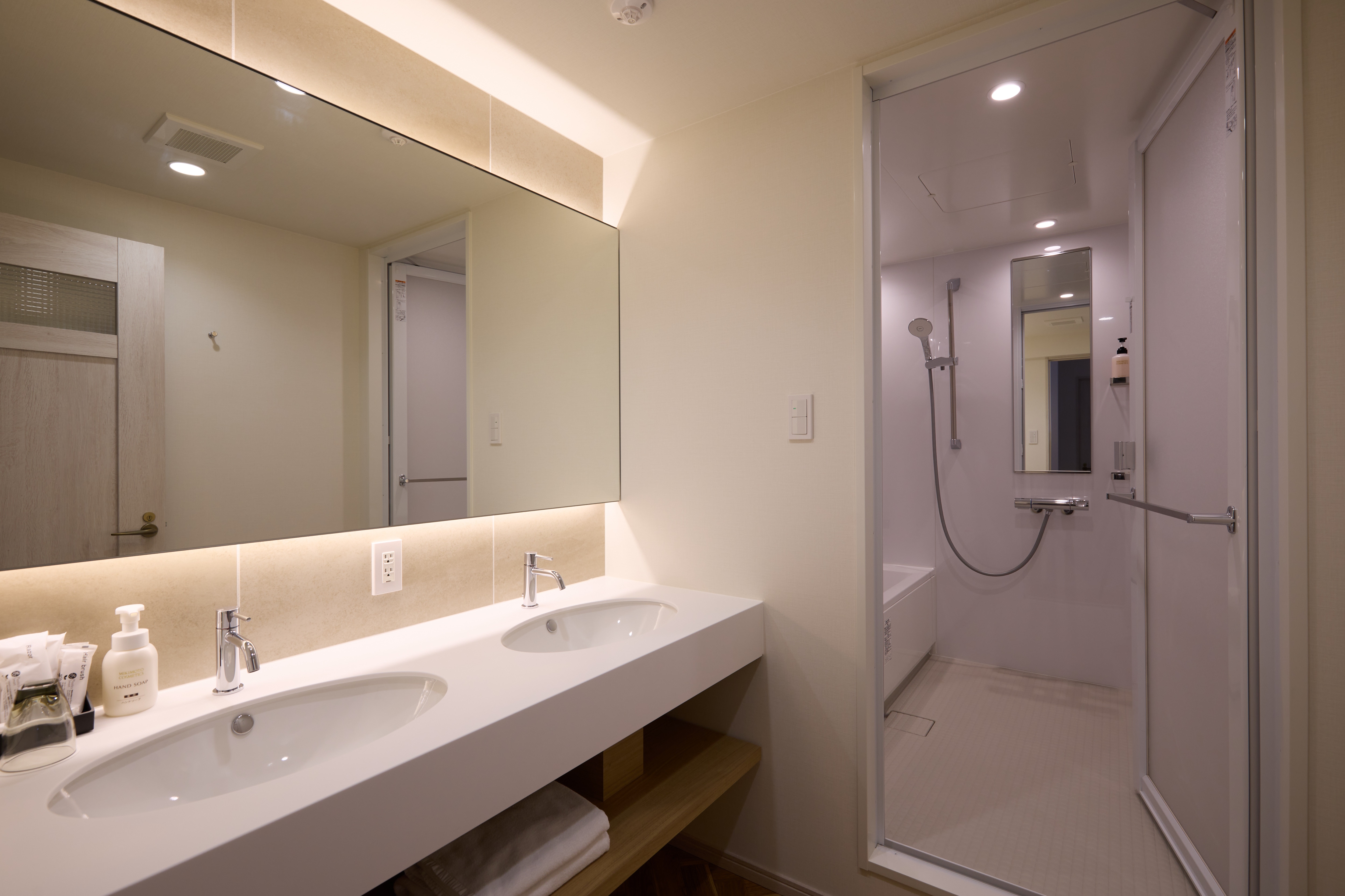 Main building deluxe bus