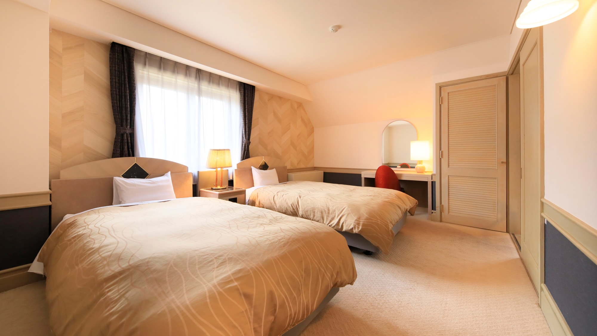 [Western-style maisonette room]