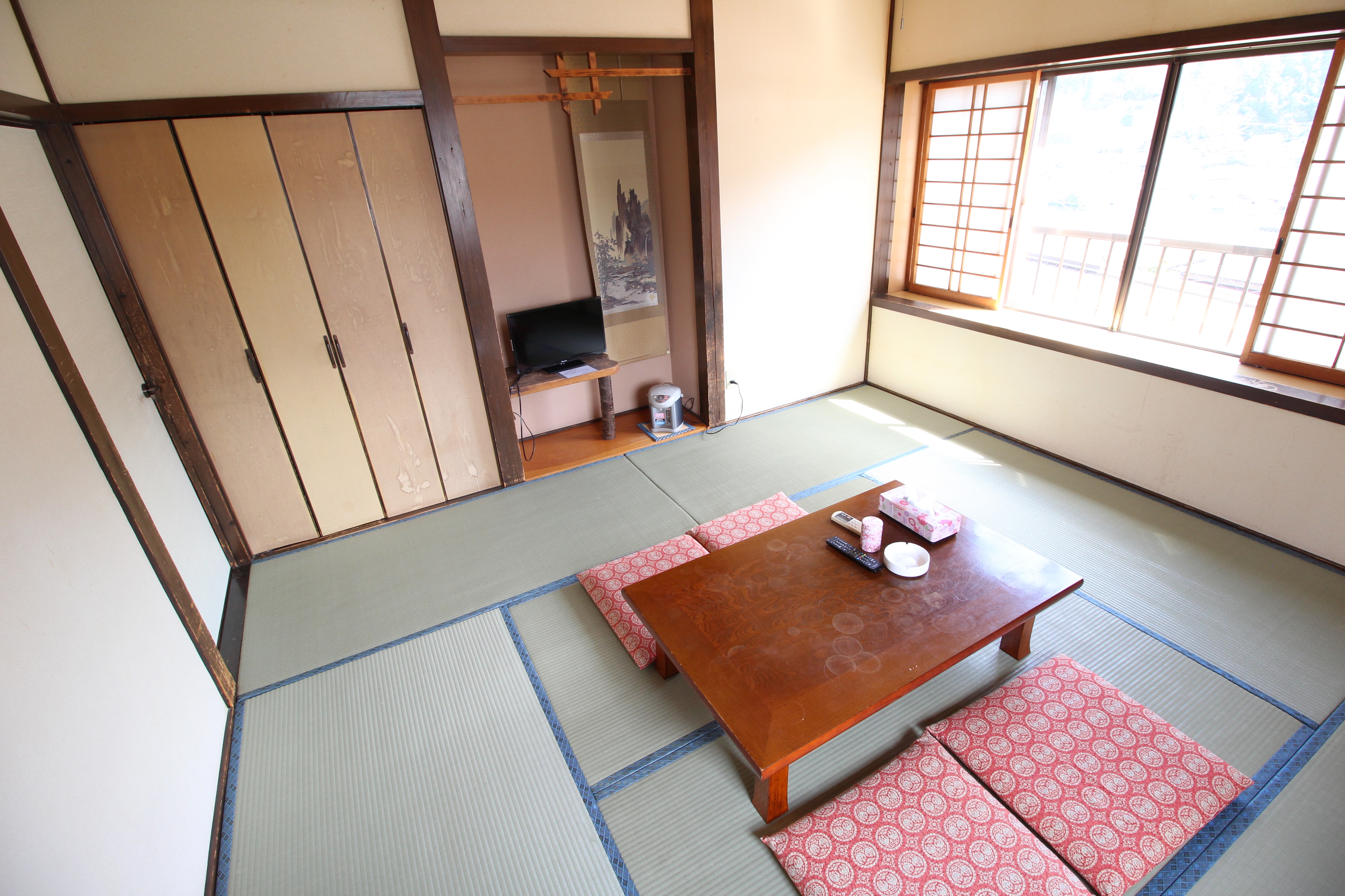 Japanese-style room
