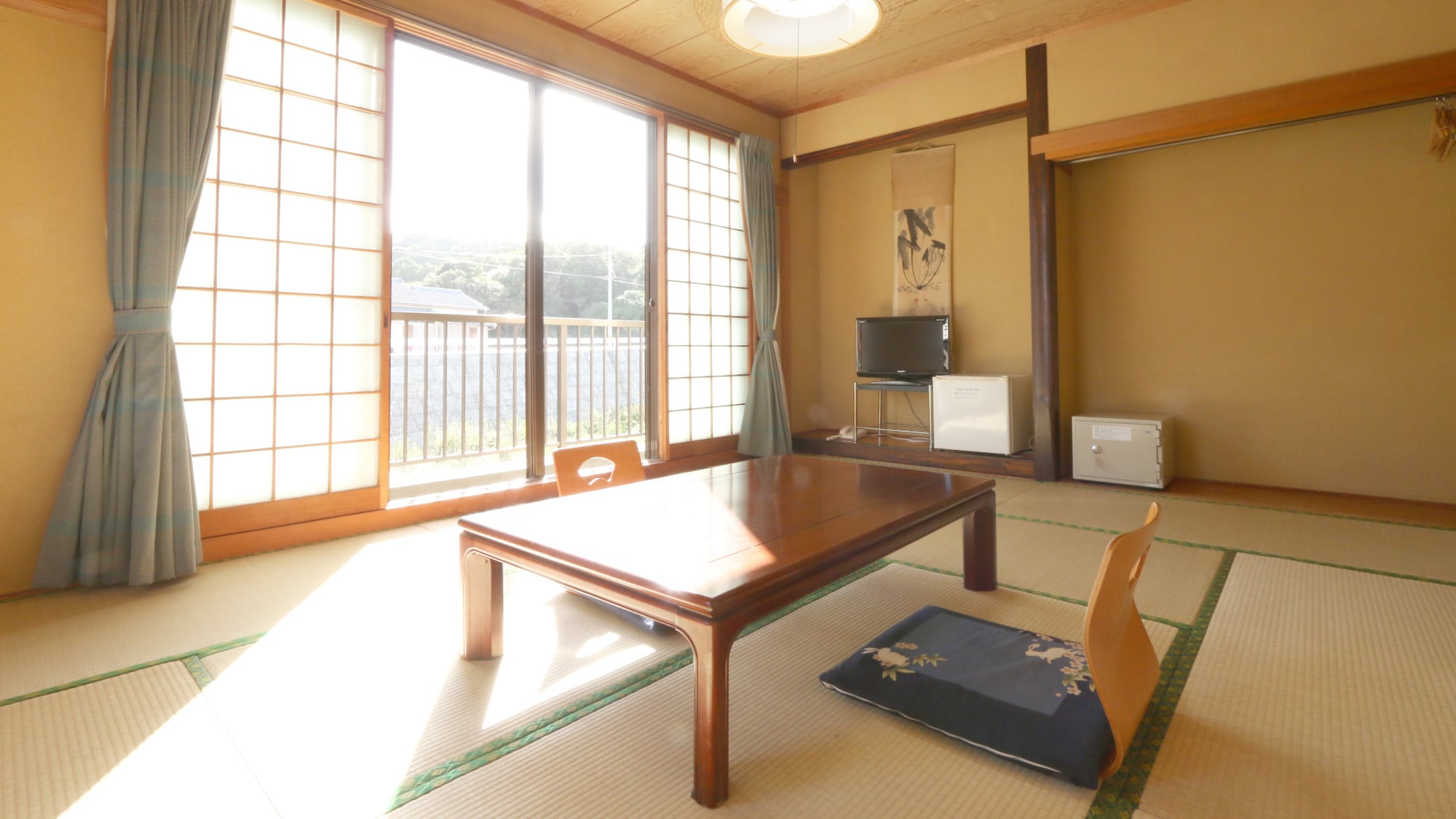 An example of a room selected by the staff (Japanese-style room, 10 tatami mats)