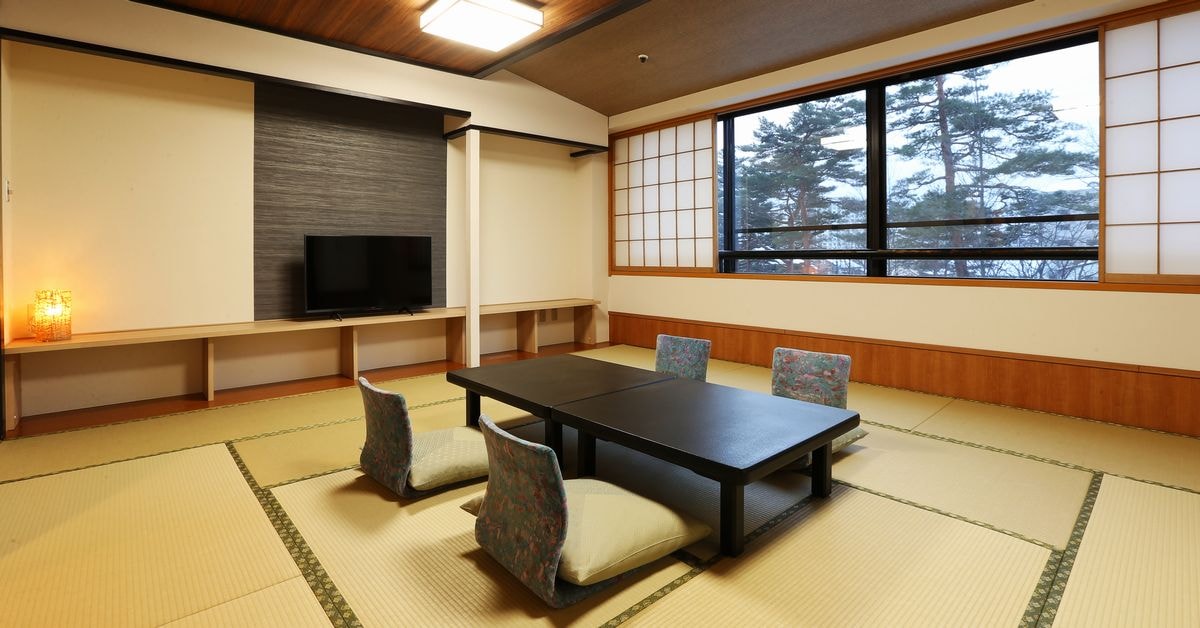 [Main guest hall/with next room] The main room is 15 tatami mats in size, making it easy to use even with a large number of guests. *Example