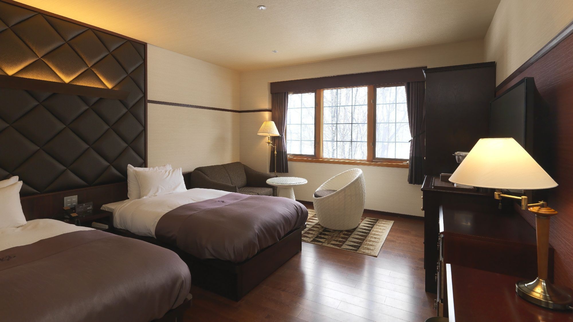 ◆ Twin room (winter) / Twin room with natural interior (example of guest room)