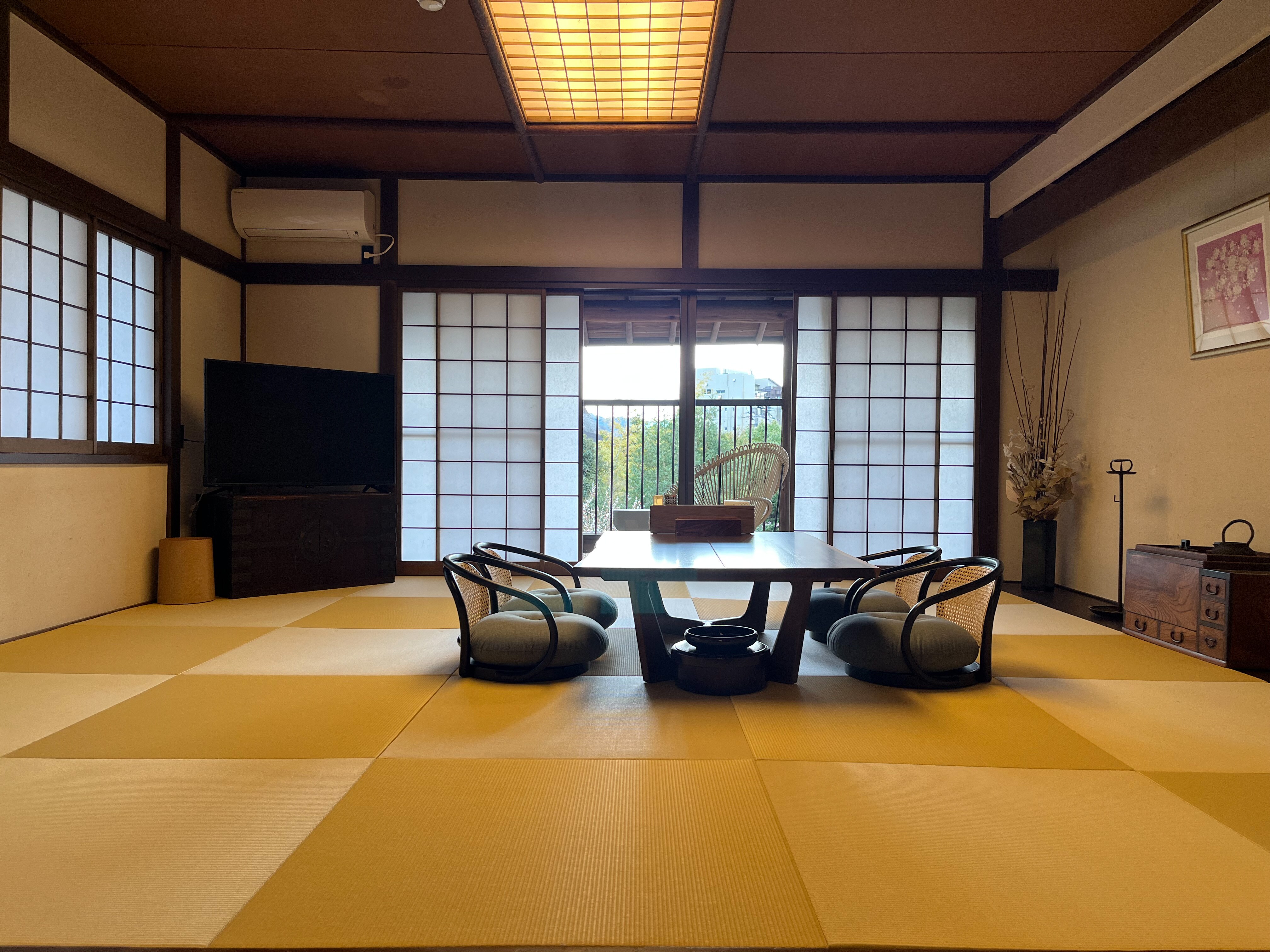[Senryo/Manryo] 带阳台的日式房间可以俯瞰日式花园