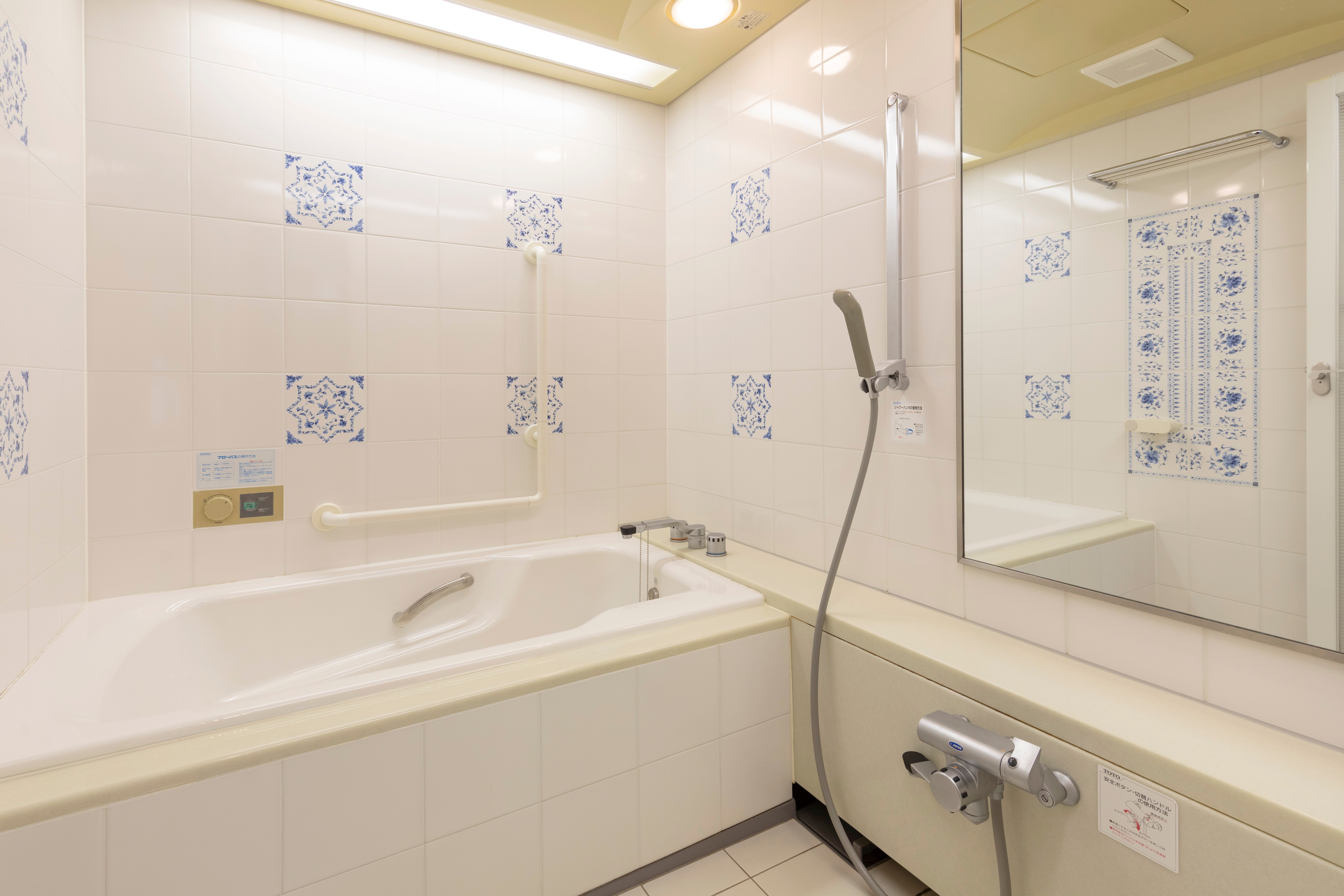 Japanese-Western style bath