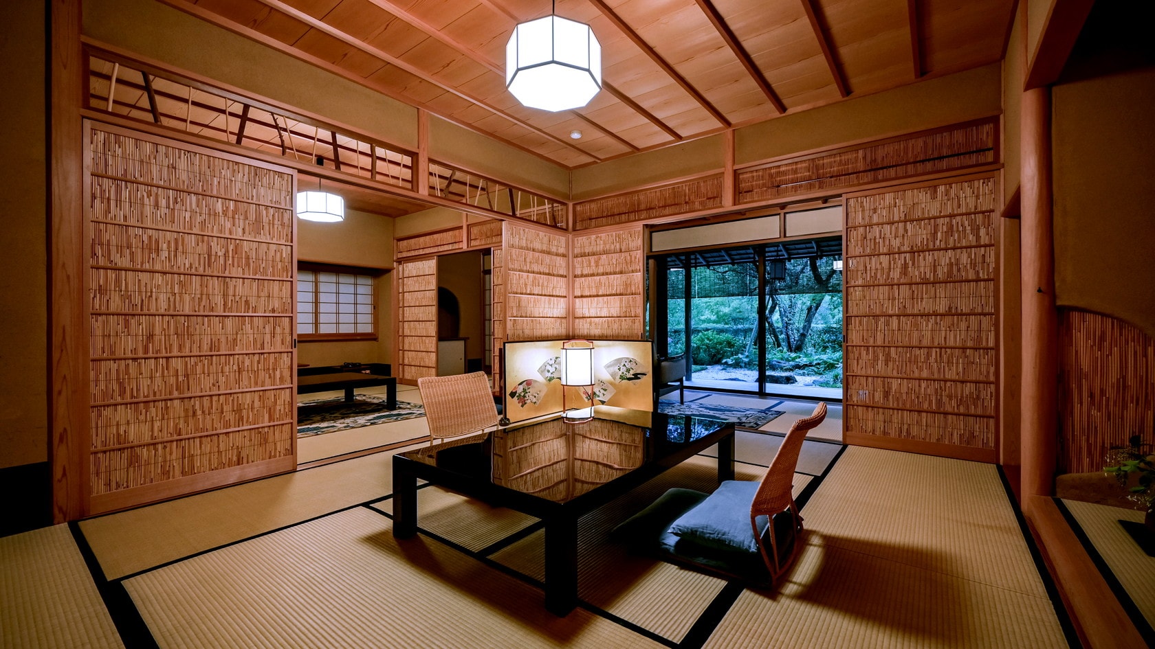 [VIP Room | S] Indoor hot spring bath ◆ Entrance + garden 10 tatami mats + 8 tatami mats + wide veranda (74 square meters)