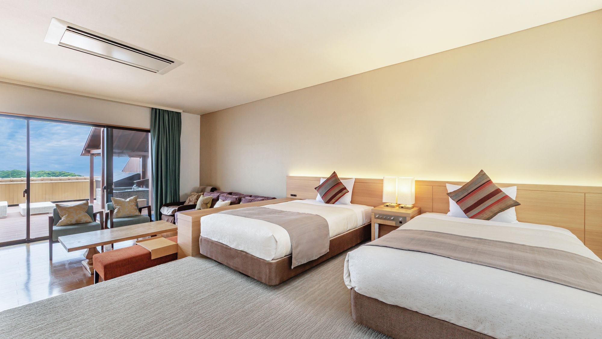 [Top Floor Ocean View with Natural Hot Spring Open-Air Bath] Premium Twin Room