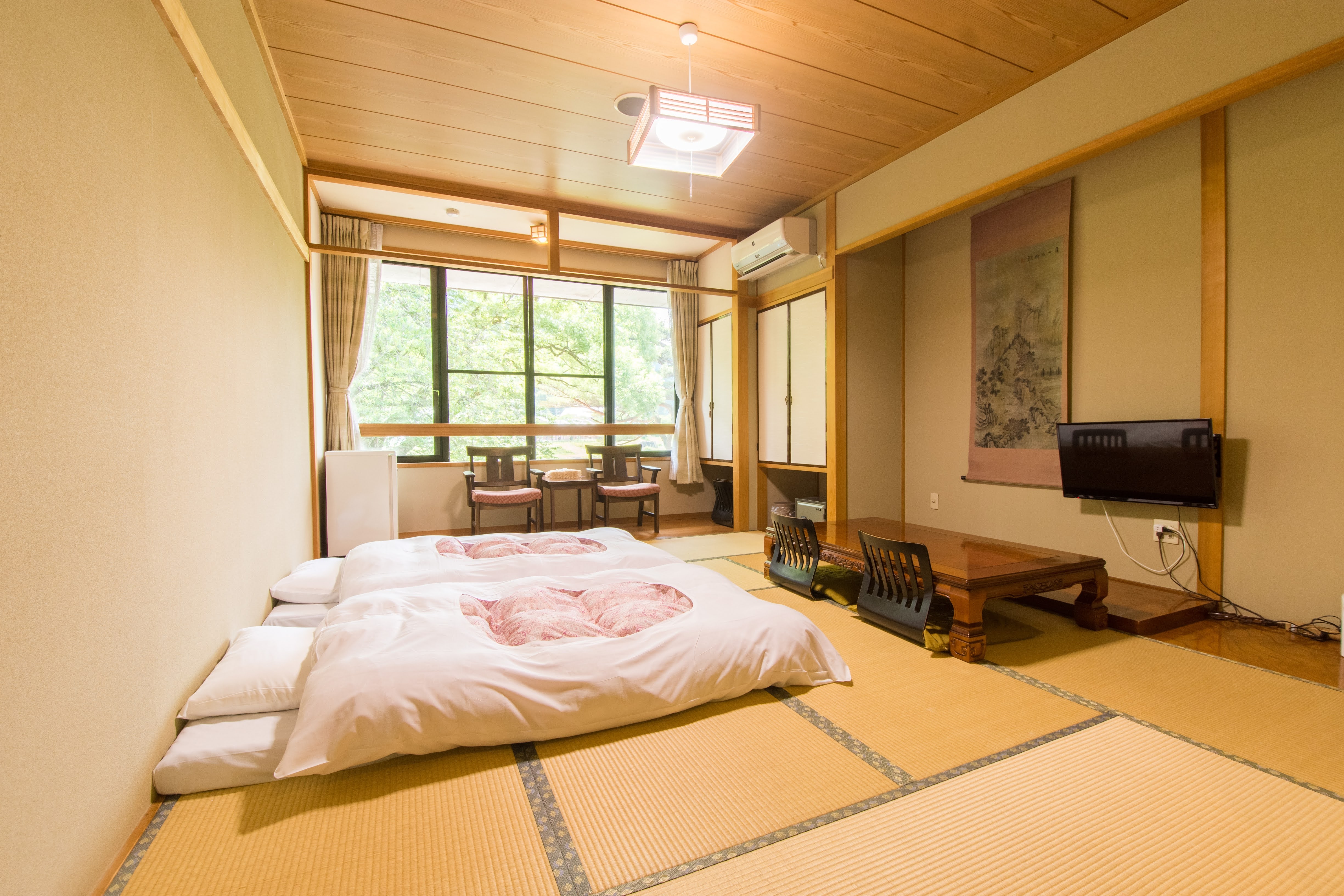 Japanese-style room (10 tatami mats) with toilet
