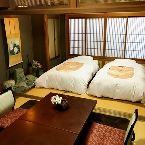 [Japanese-style room / Yuzen] We have prepared a room with a comfortable bed for waking up, limited to one room. This is the room on the first floor.