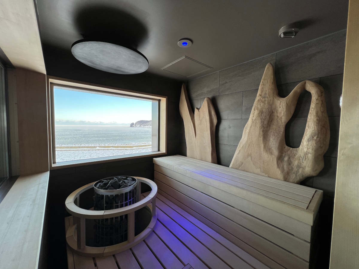 [Guest room] An example of a spa suite with a sauna at the Okhotsk Club