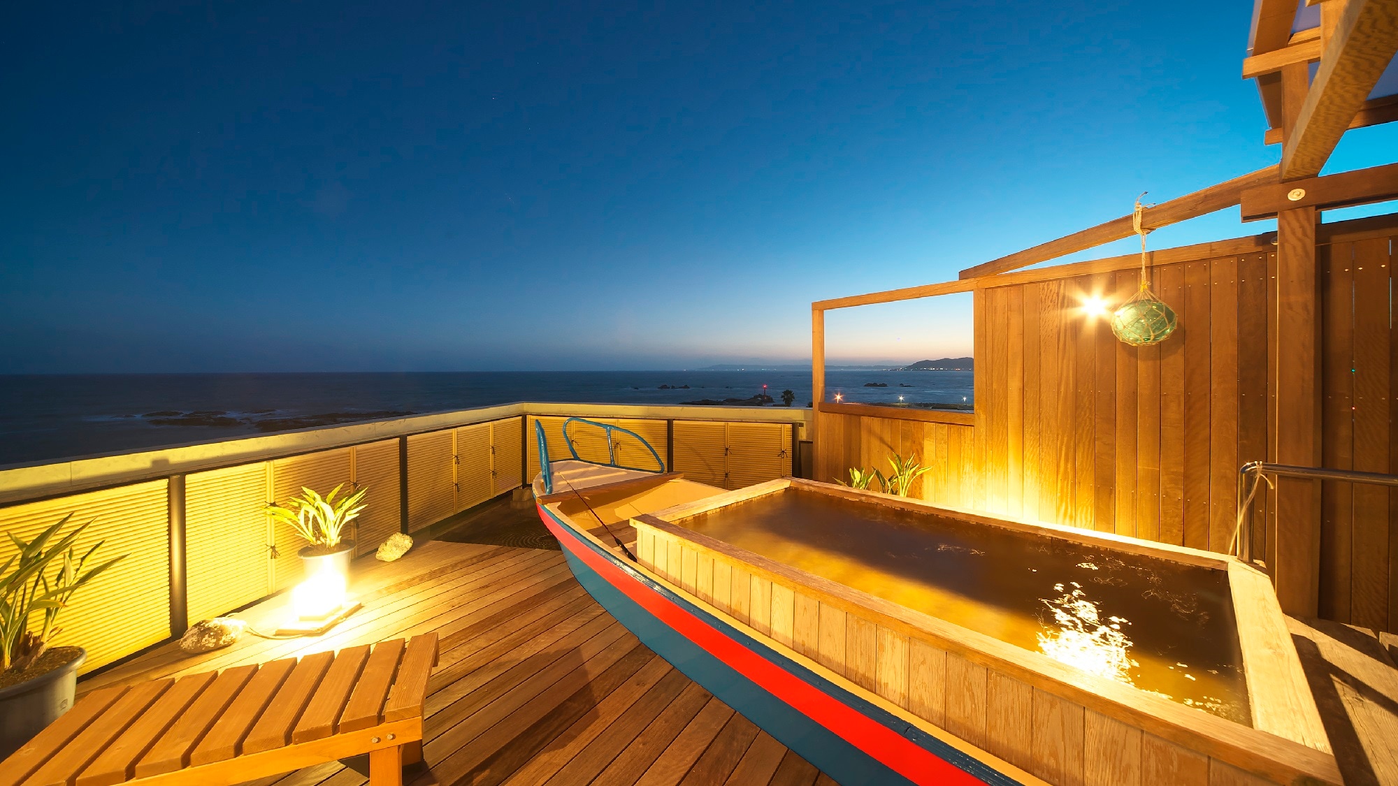 You can enjoy the night view of the private open-air bath "Fune", the starry sky and the lights of the Boso Peninsula.