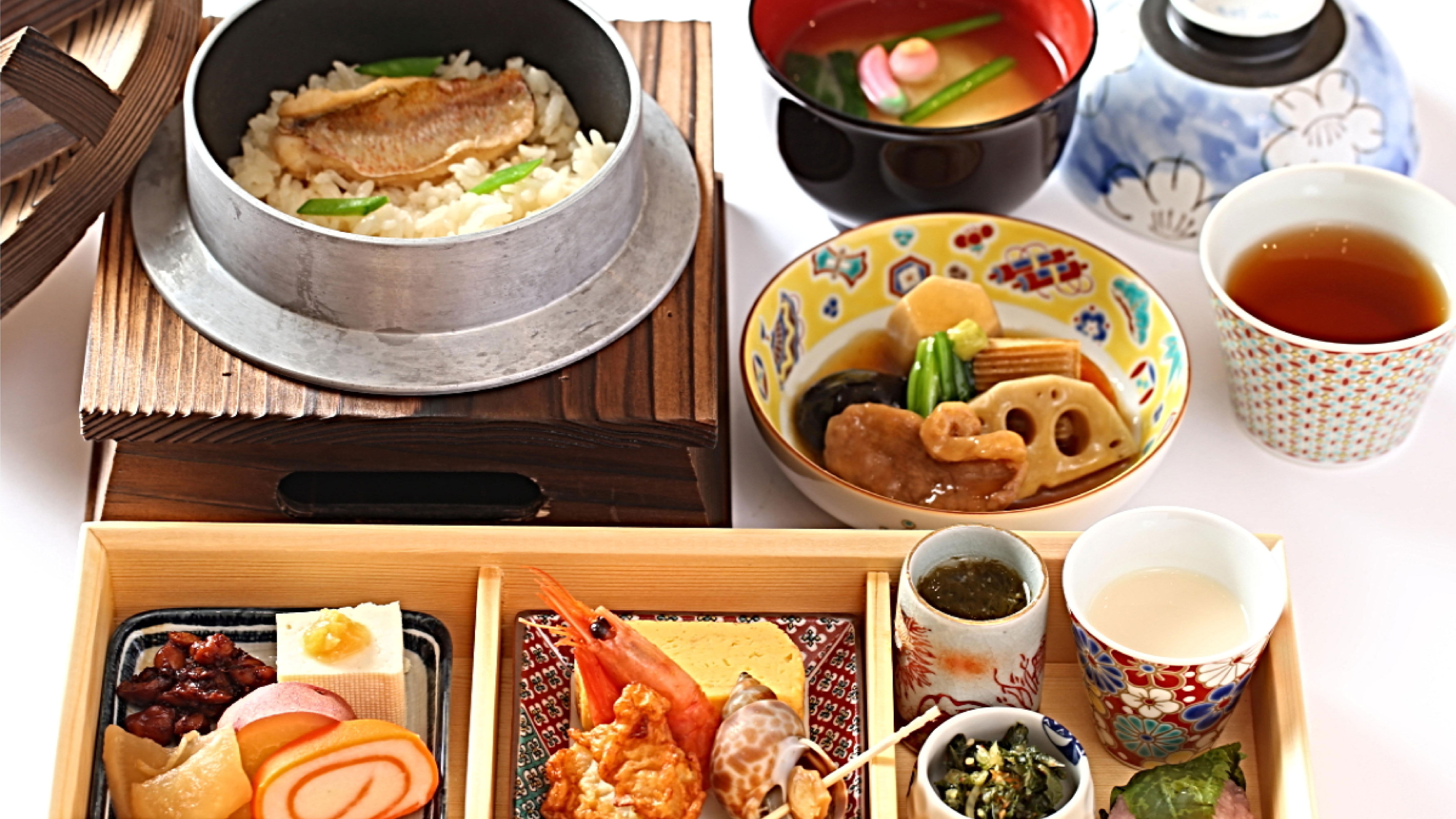 [Breakfast] "Hokuriku Tsukushi-Kamameshi Gozen" using Kaga vegetables and Jiwamon (local)